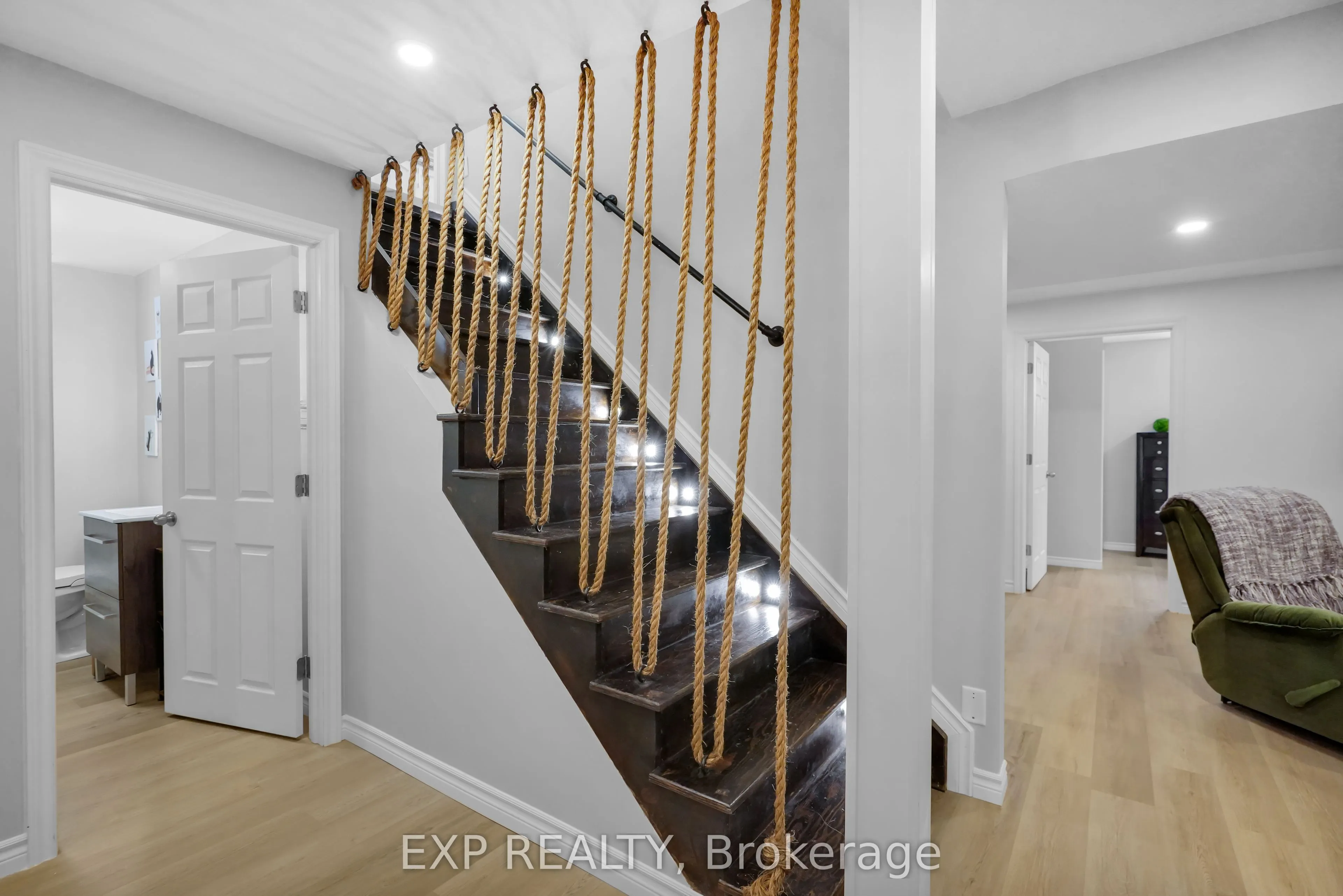 919 FOXCREEK Road