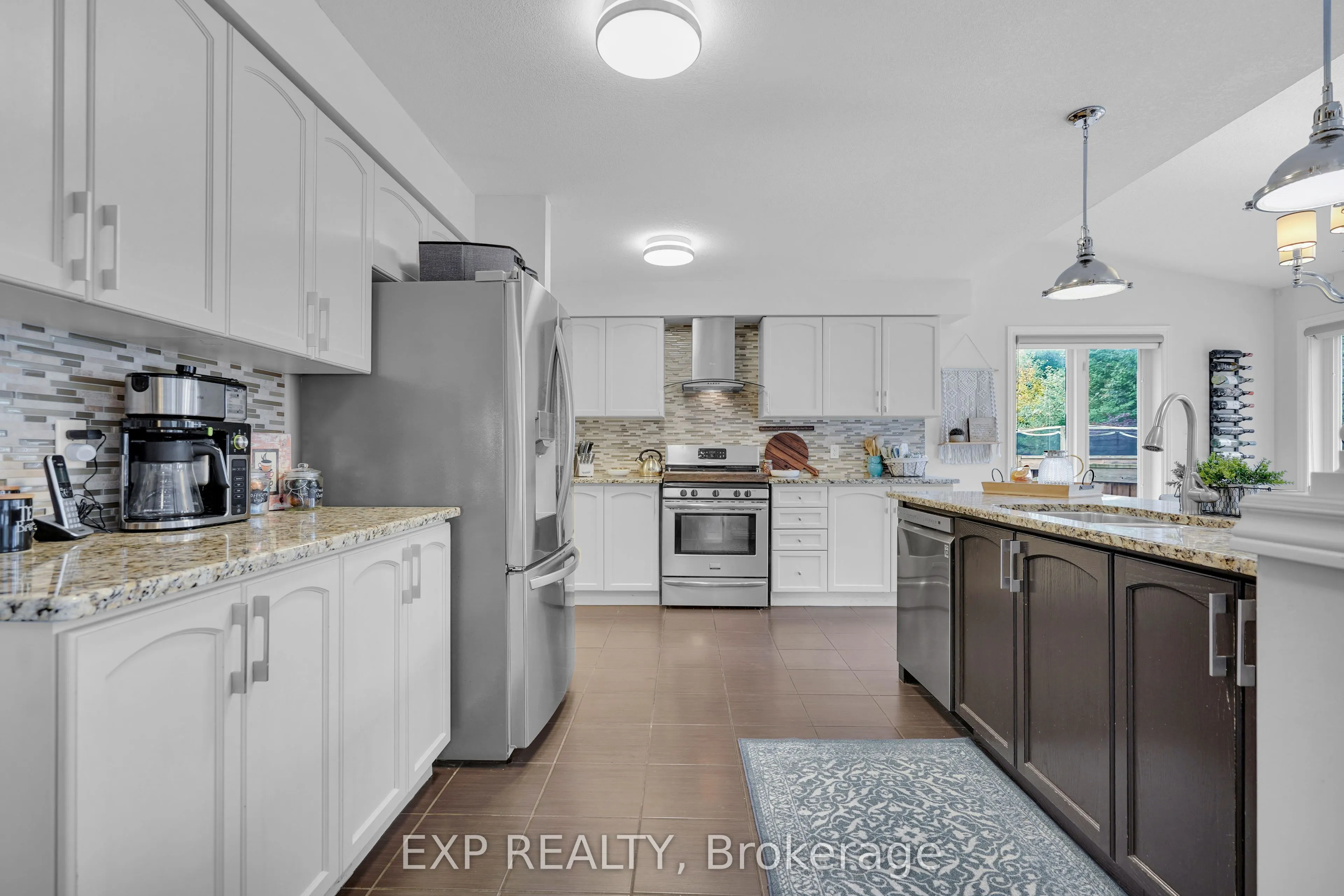 919 FOXCREEK Road