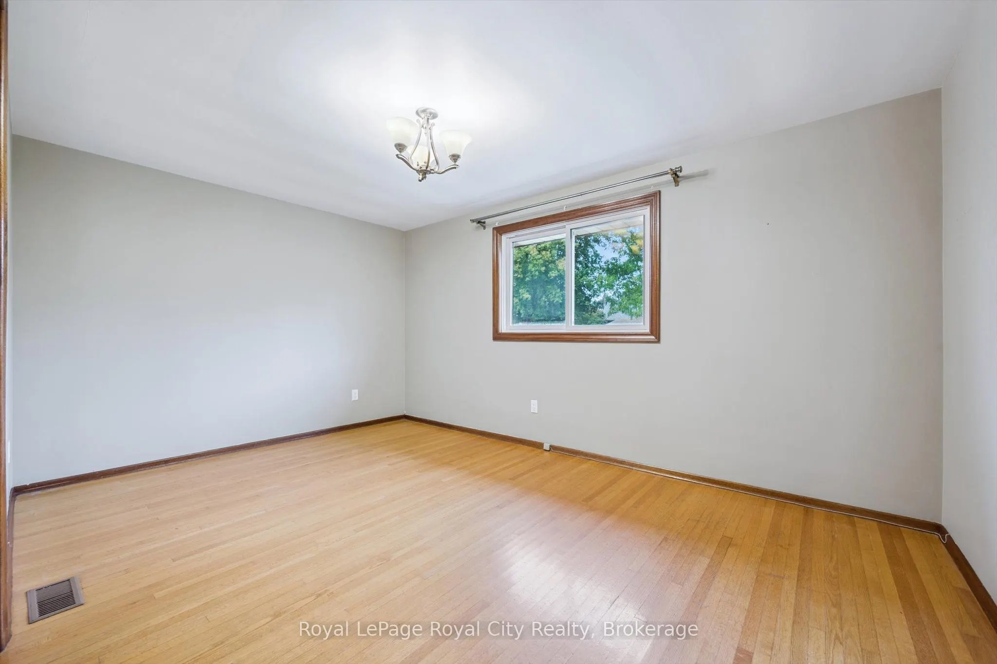 21 Heath Road