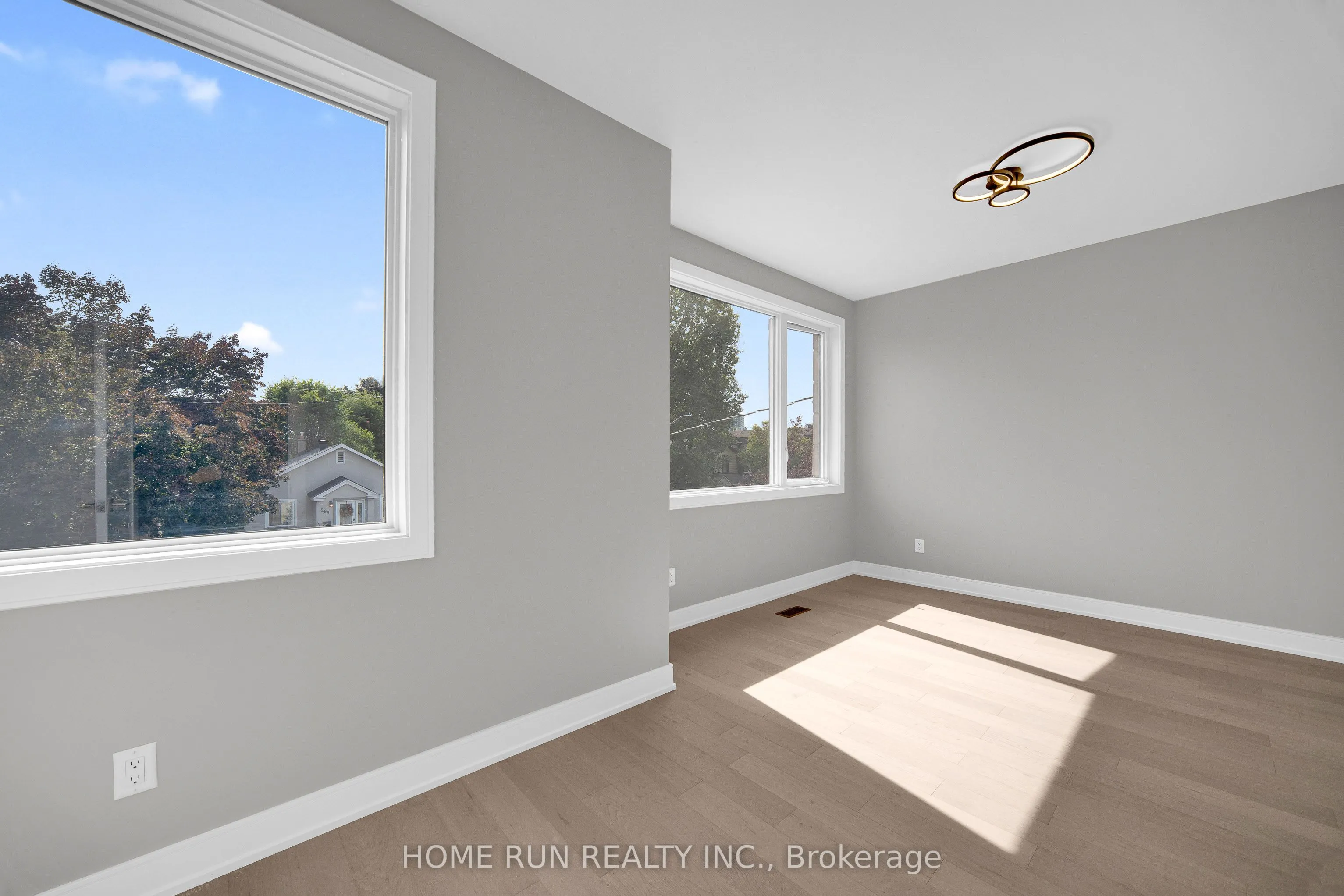 297 Dovercourt Avenue