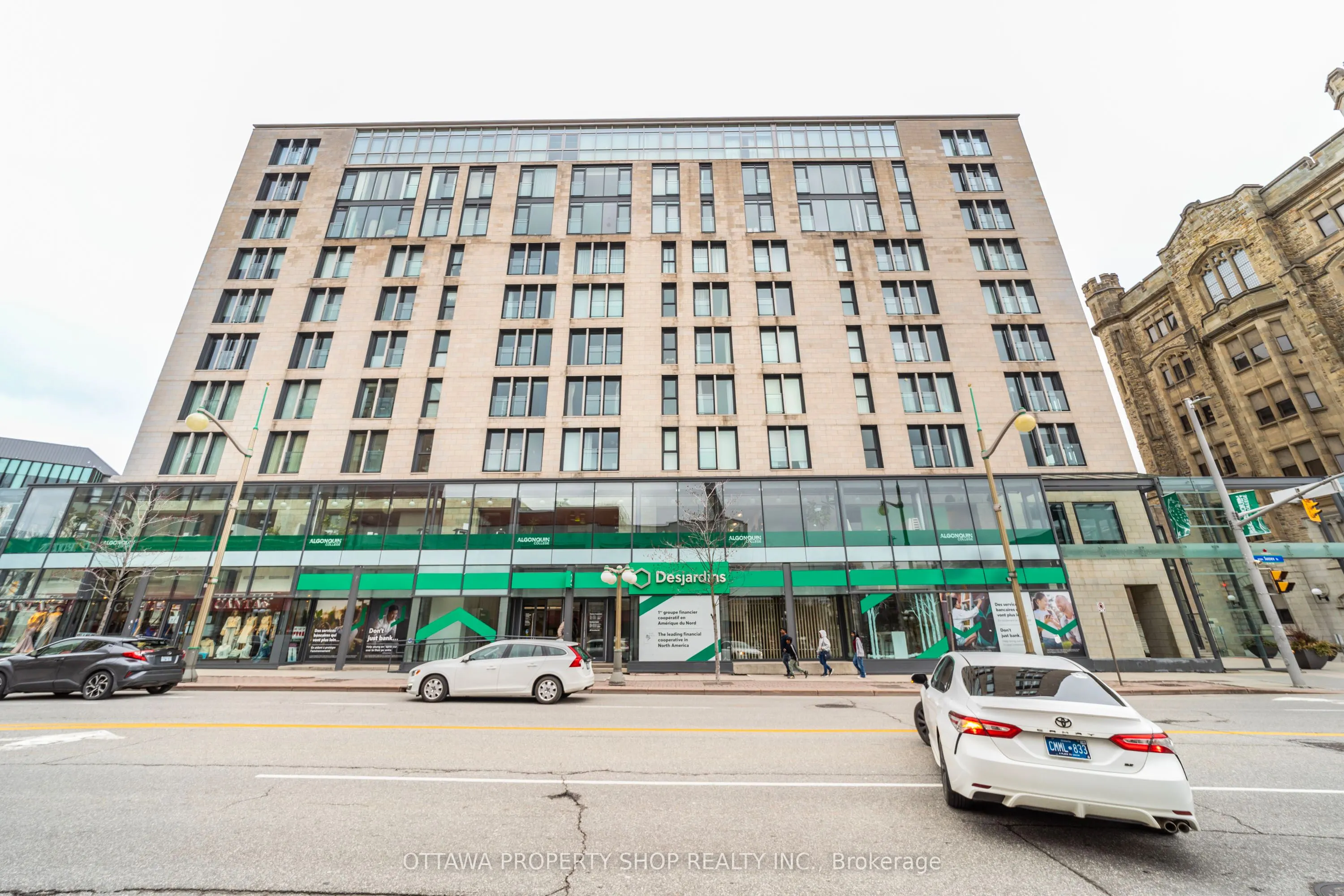 700 Sussex Drive, #403
