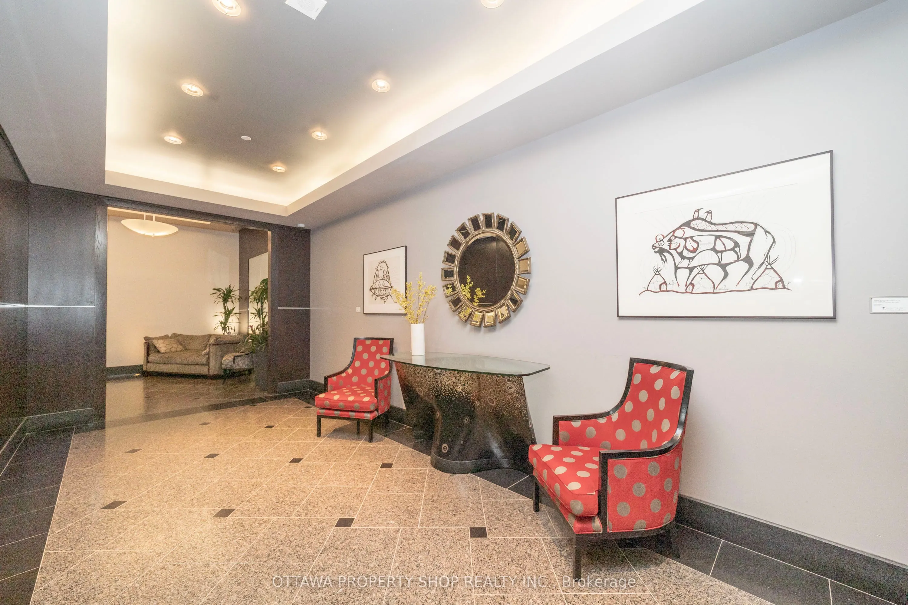 700 Sussex Drive, #403