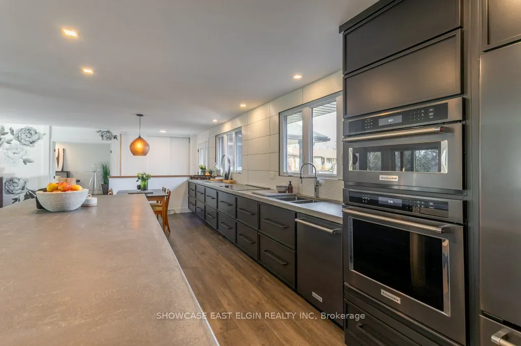 26 Lawrence Crescent