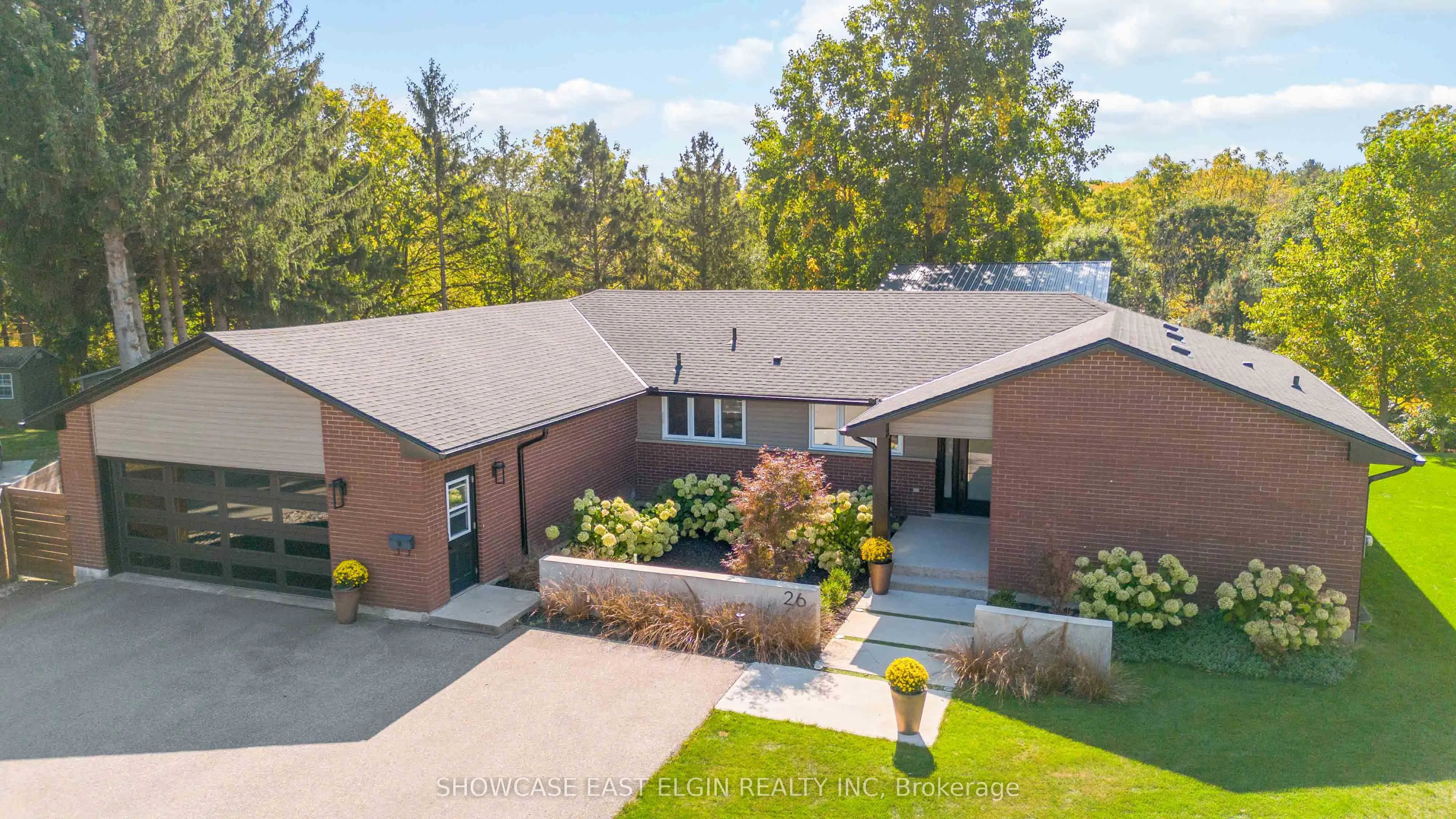 26 Lawrence Crescent