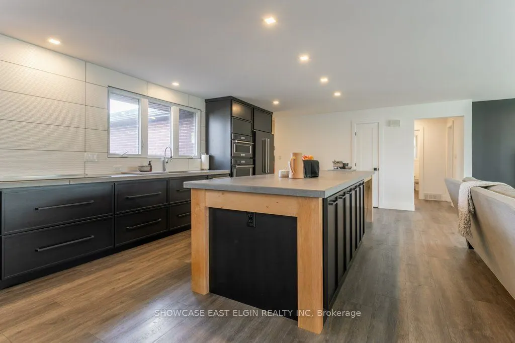26 Lawrence Crescent