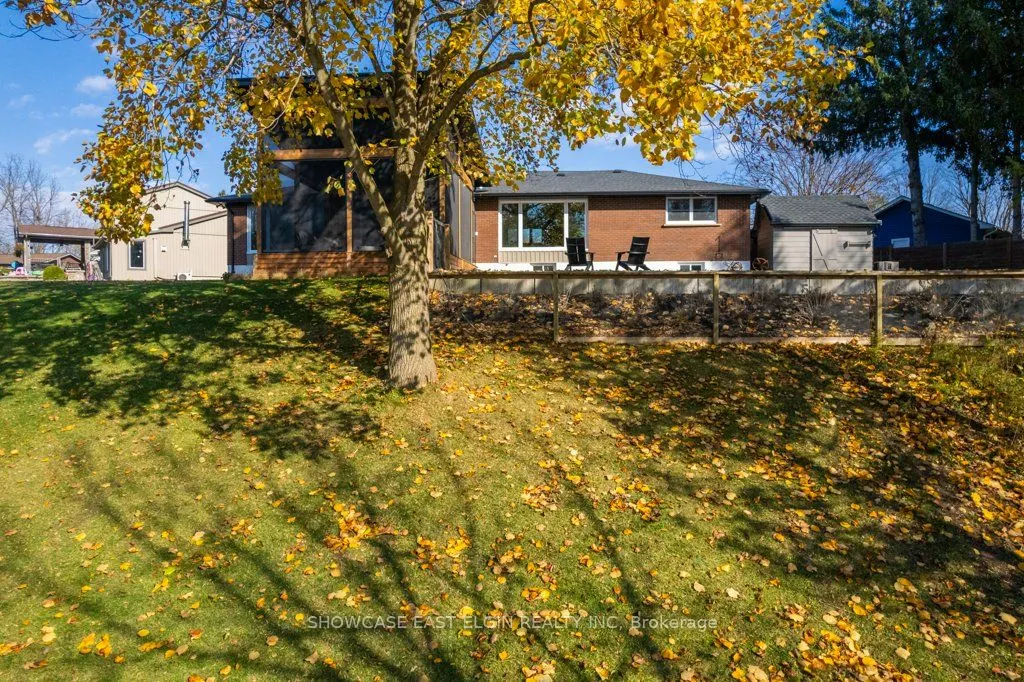 26 Lawrence Crescent