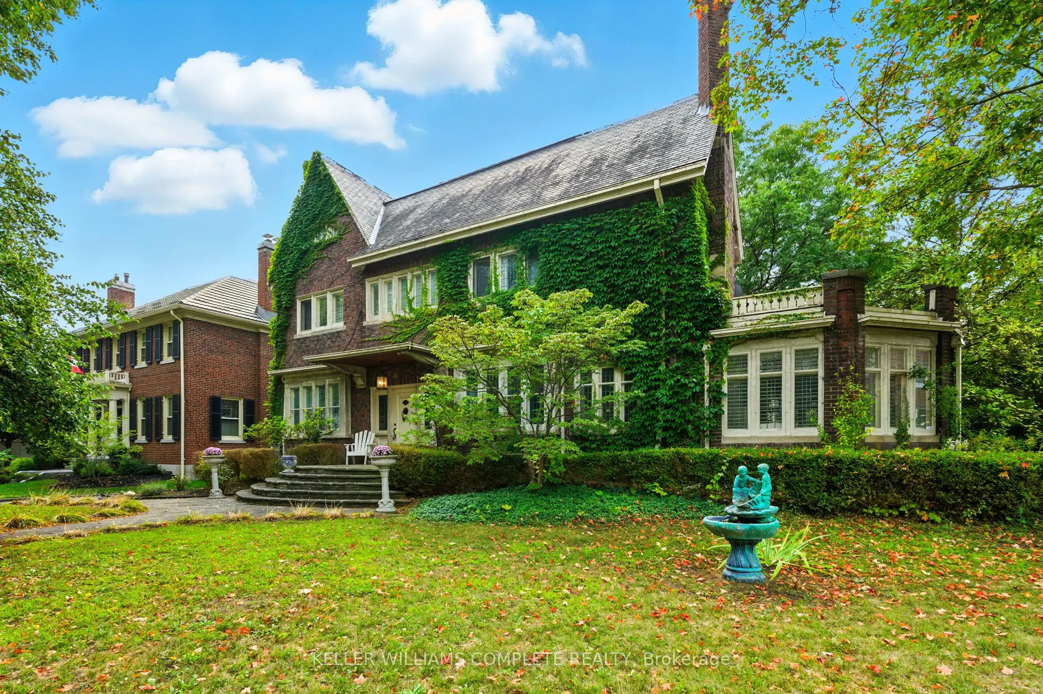 122 Dufferin Avenue