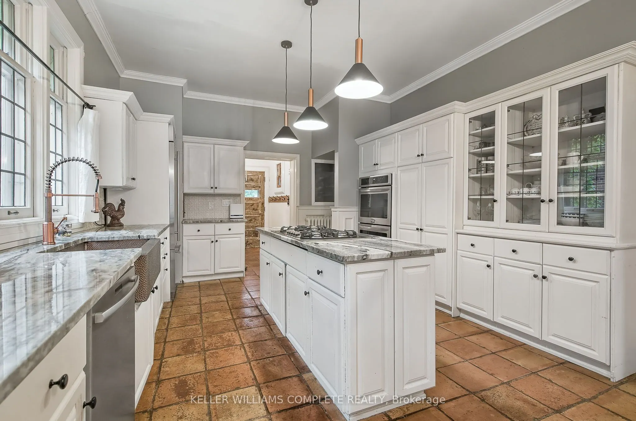 122 Dufferin Avenue