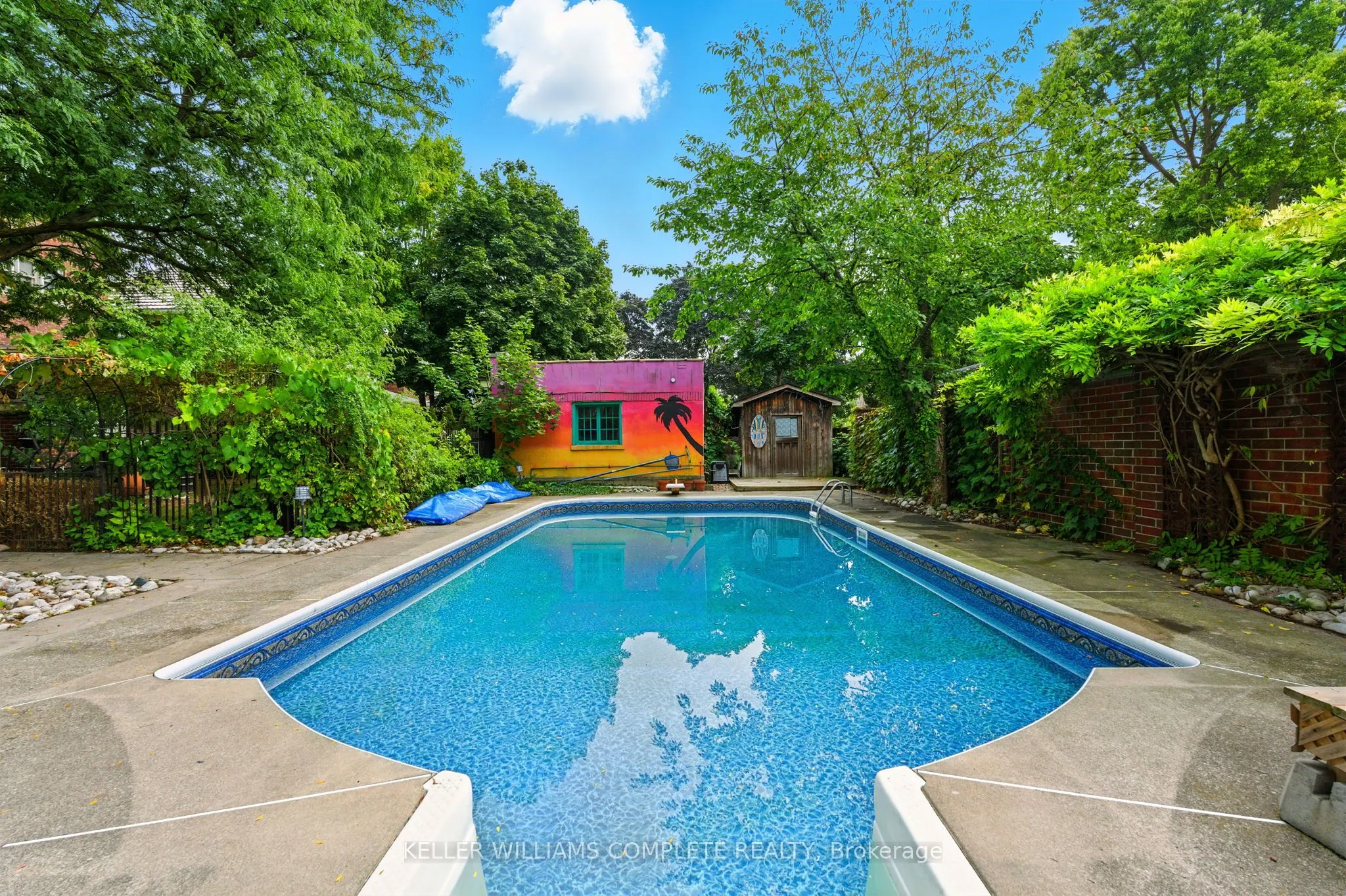 122 Dufferin Avenue