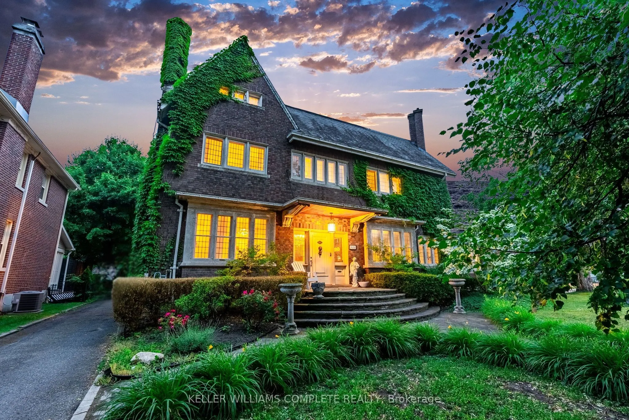 122 Dufferin Avenue