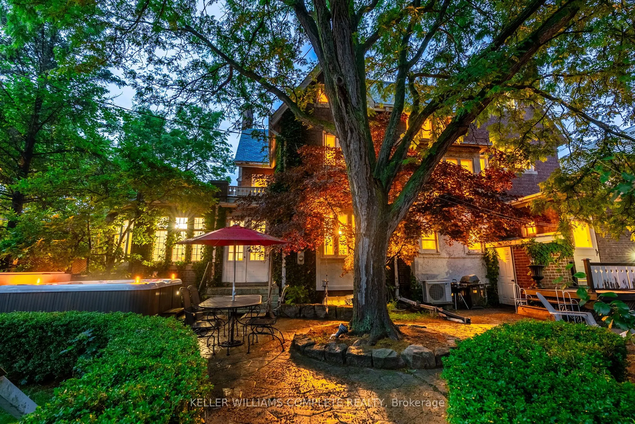 122 Dufferin Avenue