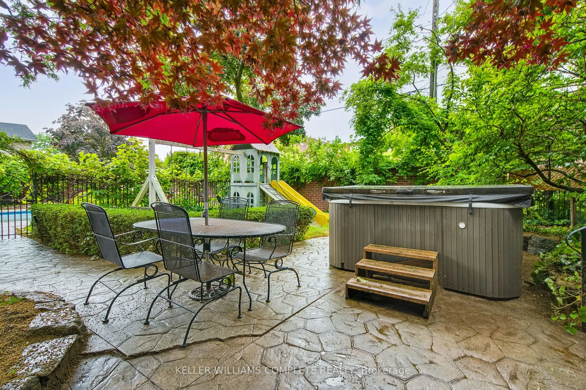 122 Dufferin Avenue