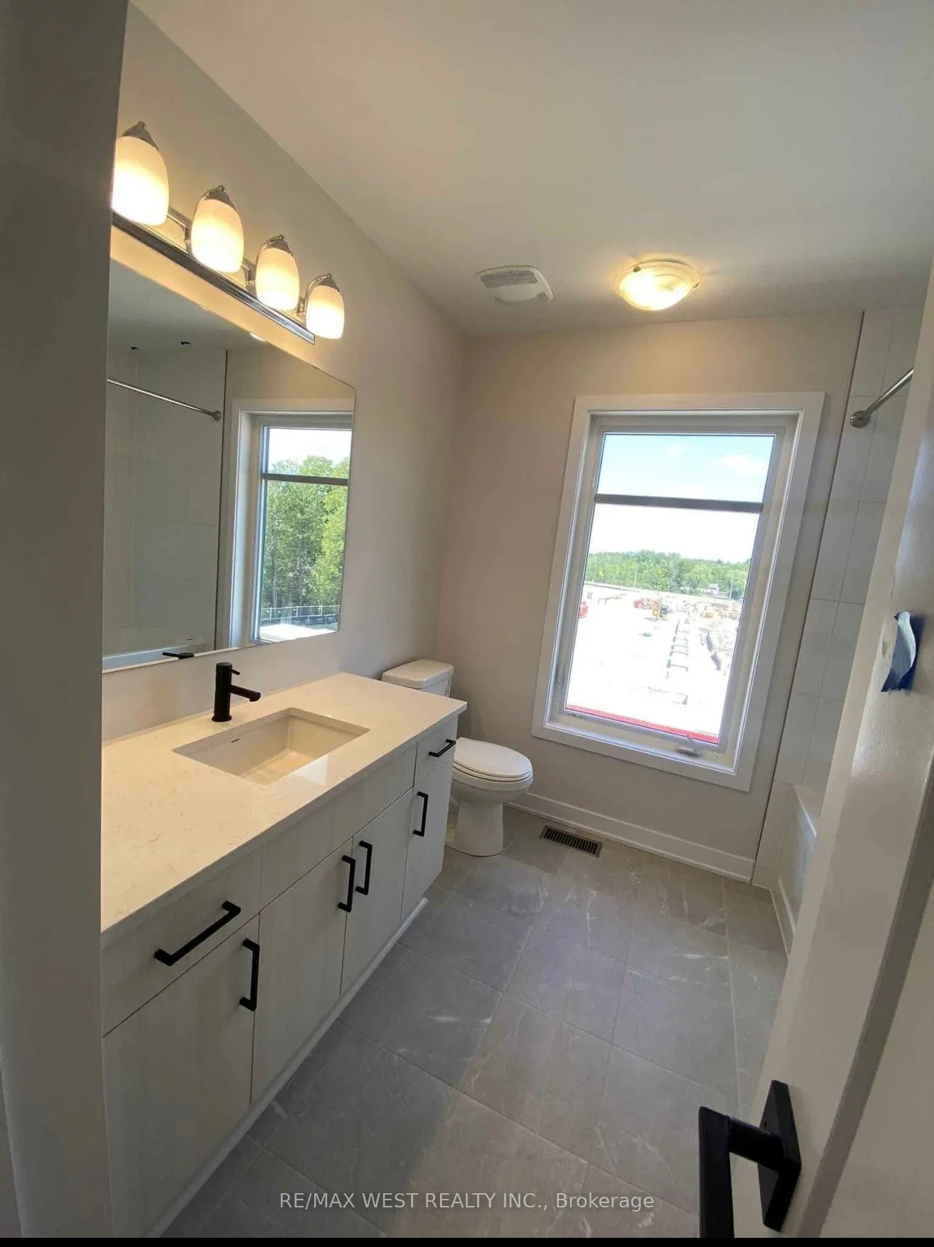 216 Tussock Private