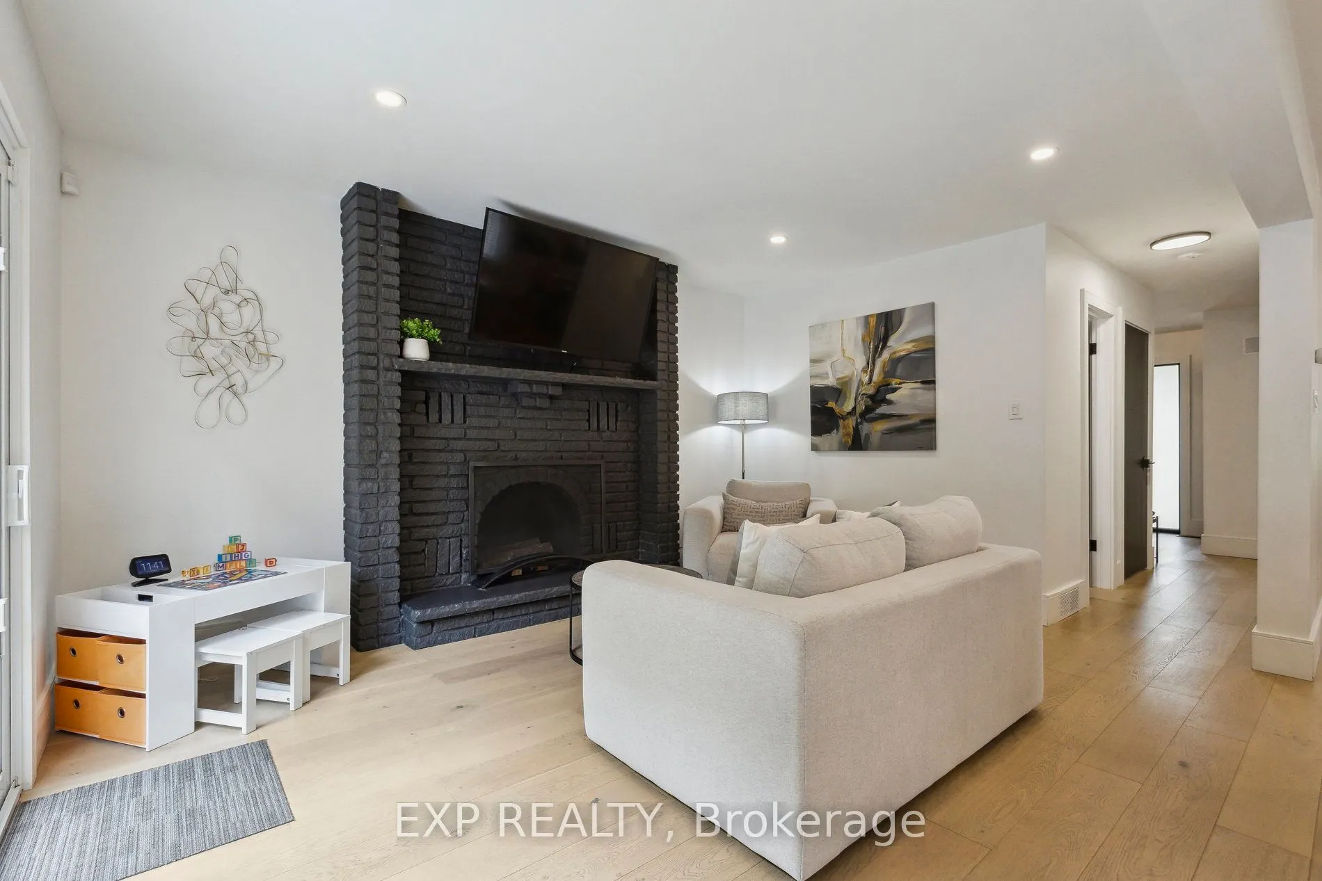 77 Imperial Road N