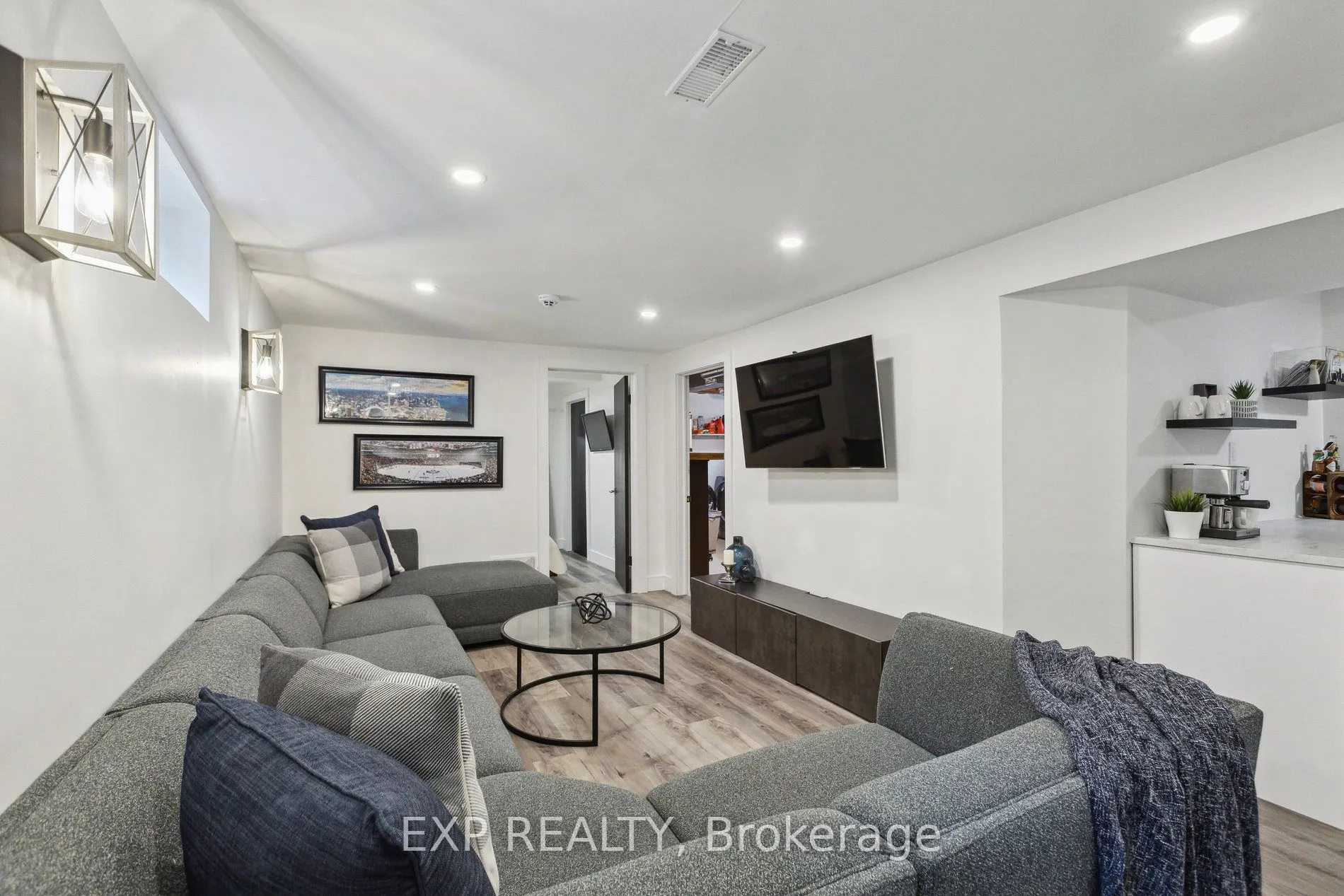 77 Imperial Road N