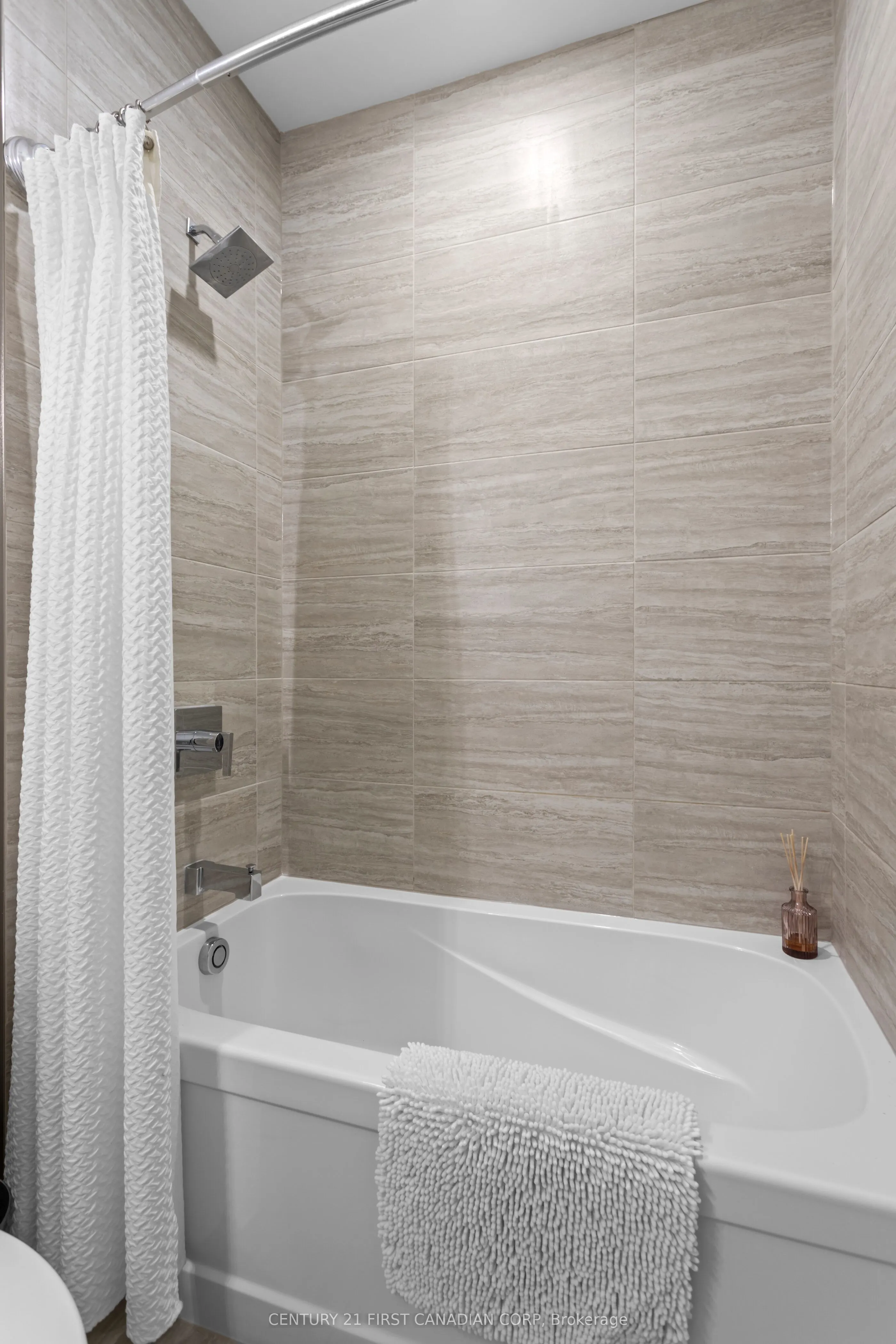 10038 Oxbow Drive, #3