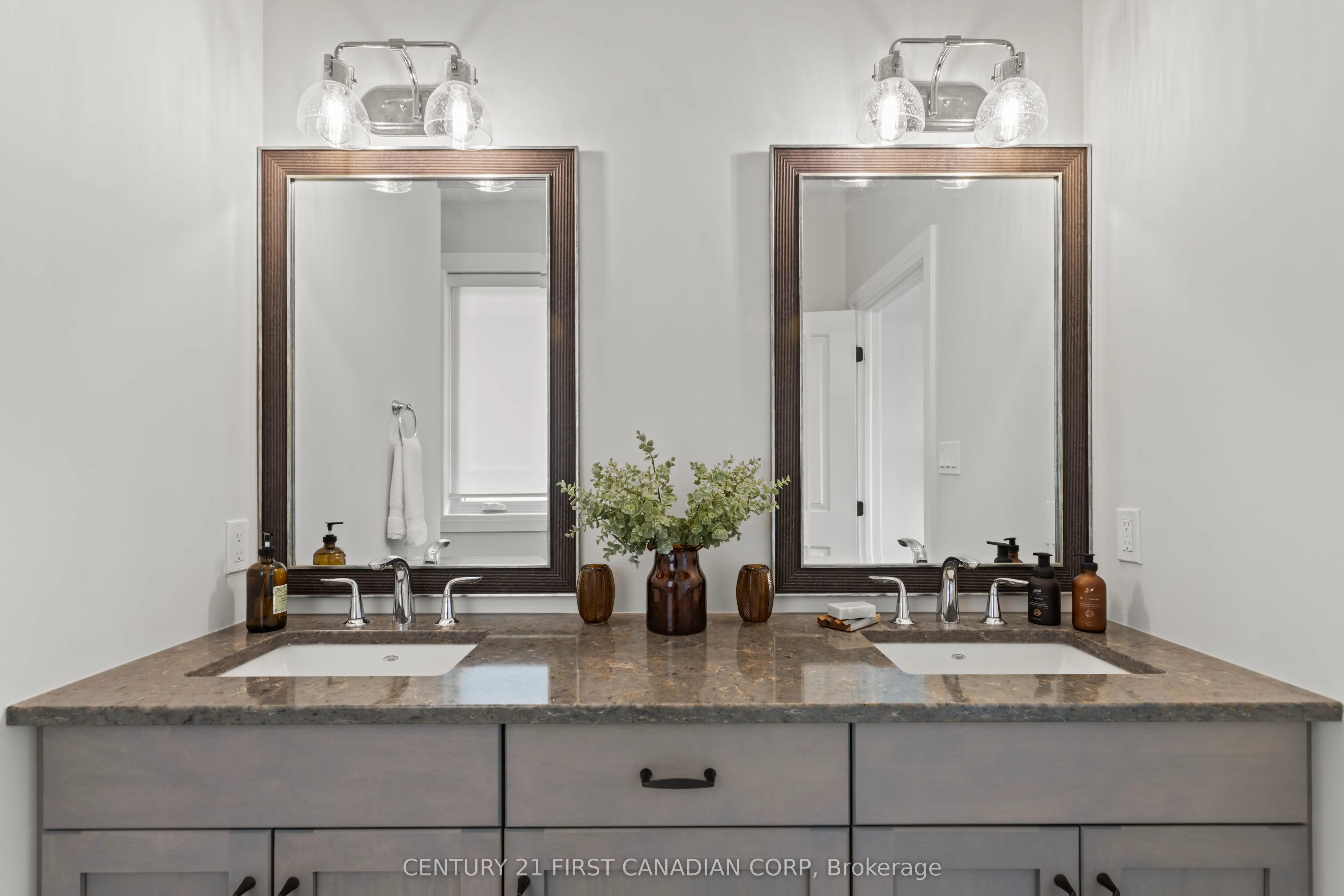 10038 Oxbow Drive, #3