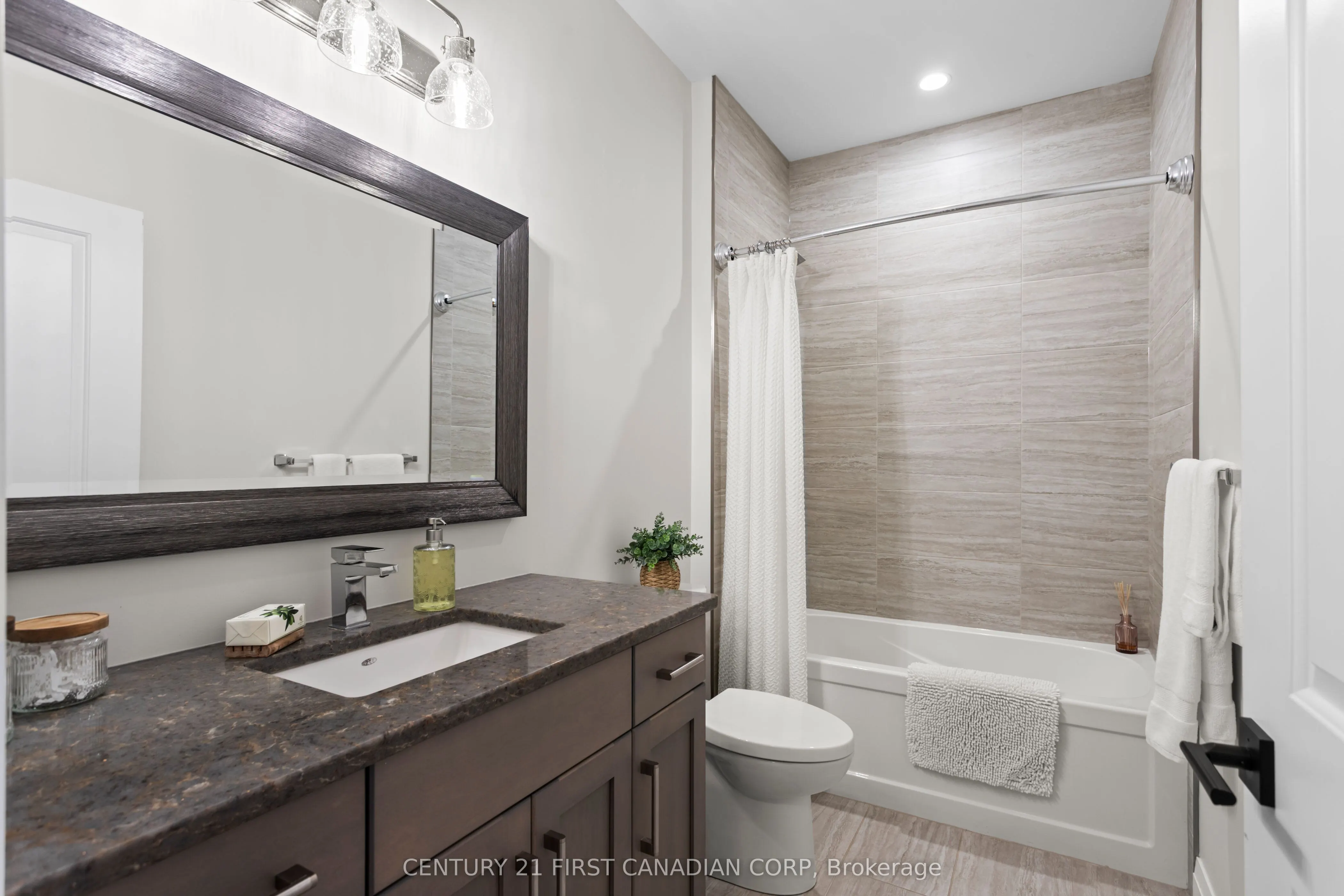10038 Oxbow Drive, #3