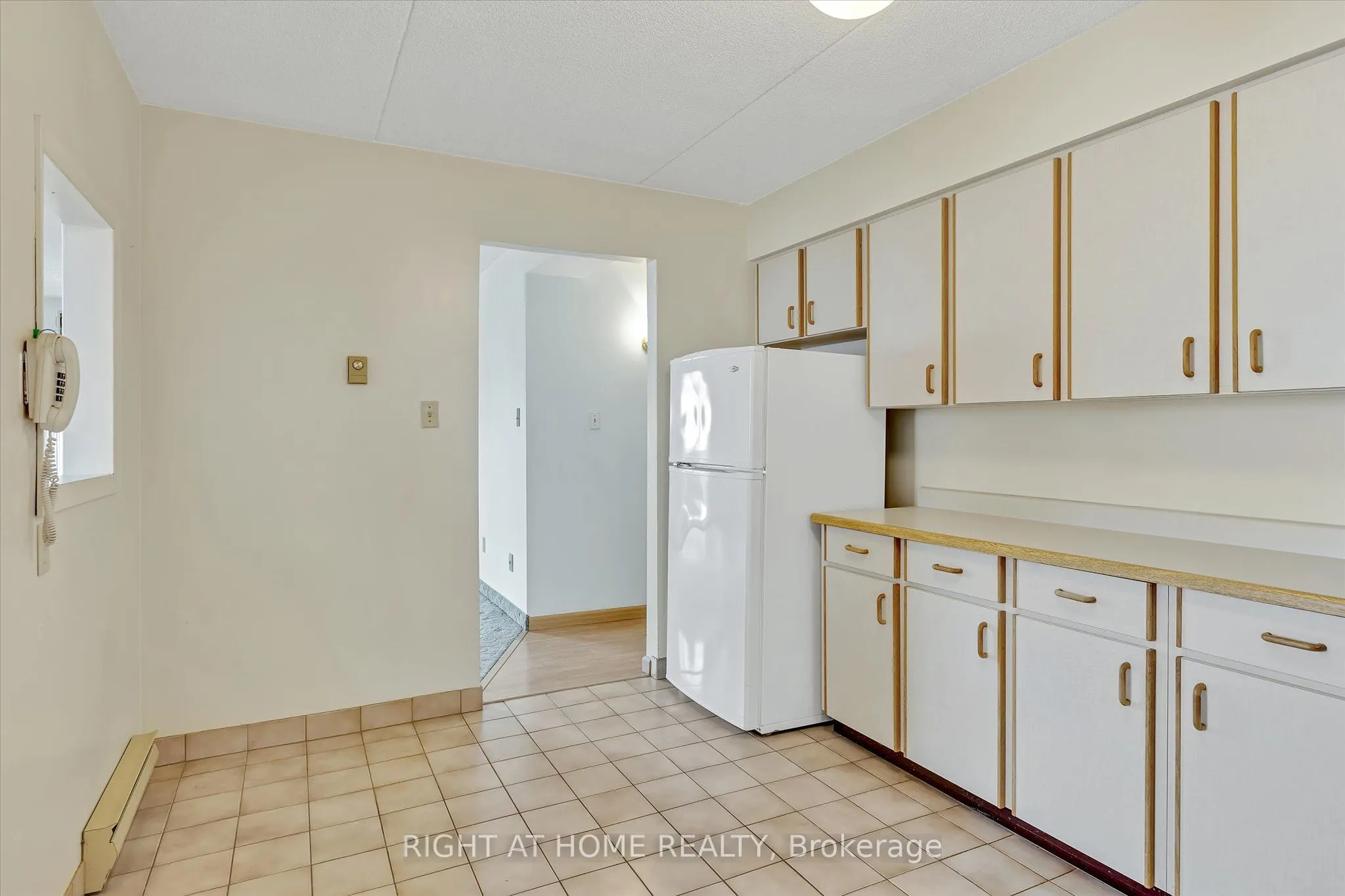 795 Sherbrooke Street, #208