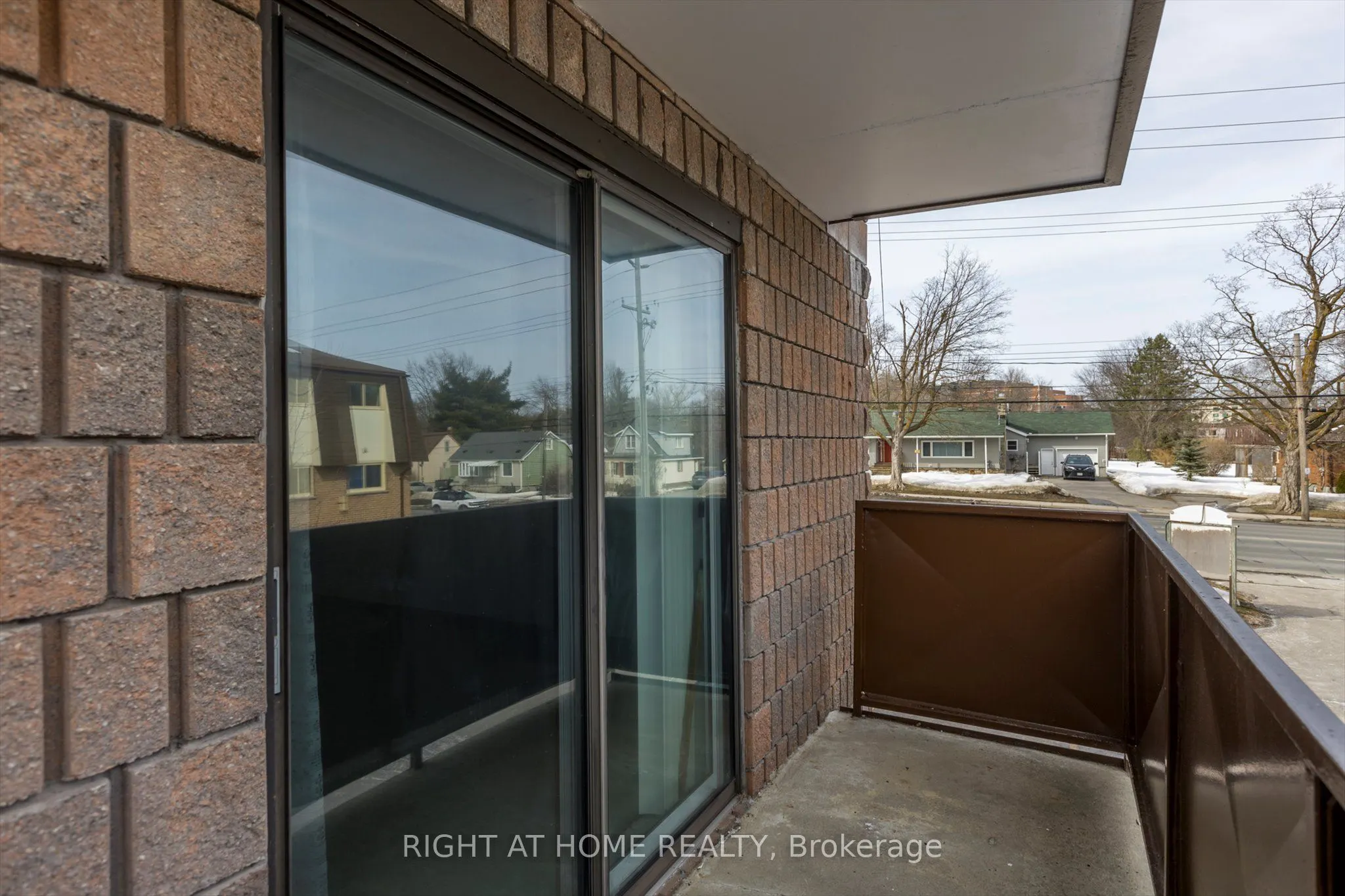 795 Sherbrooke Street, #208