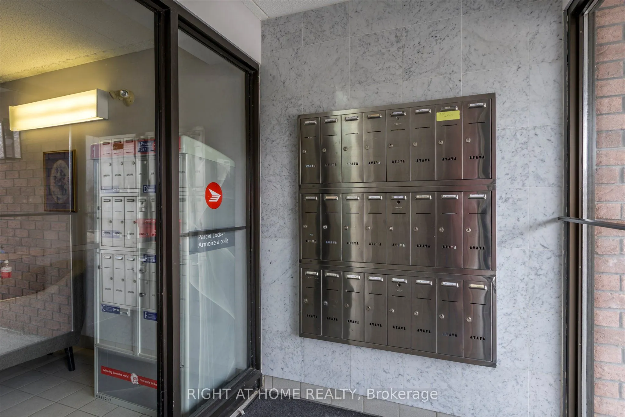 795 Sherbrooke Street, #208