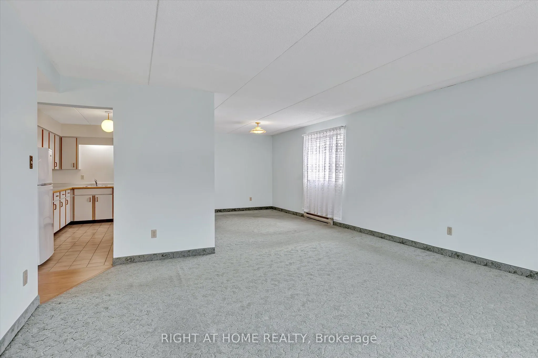 795 Sherbrooke Street, #208