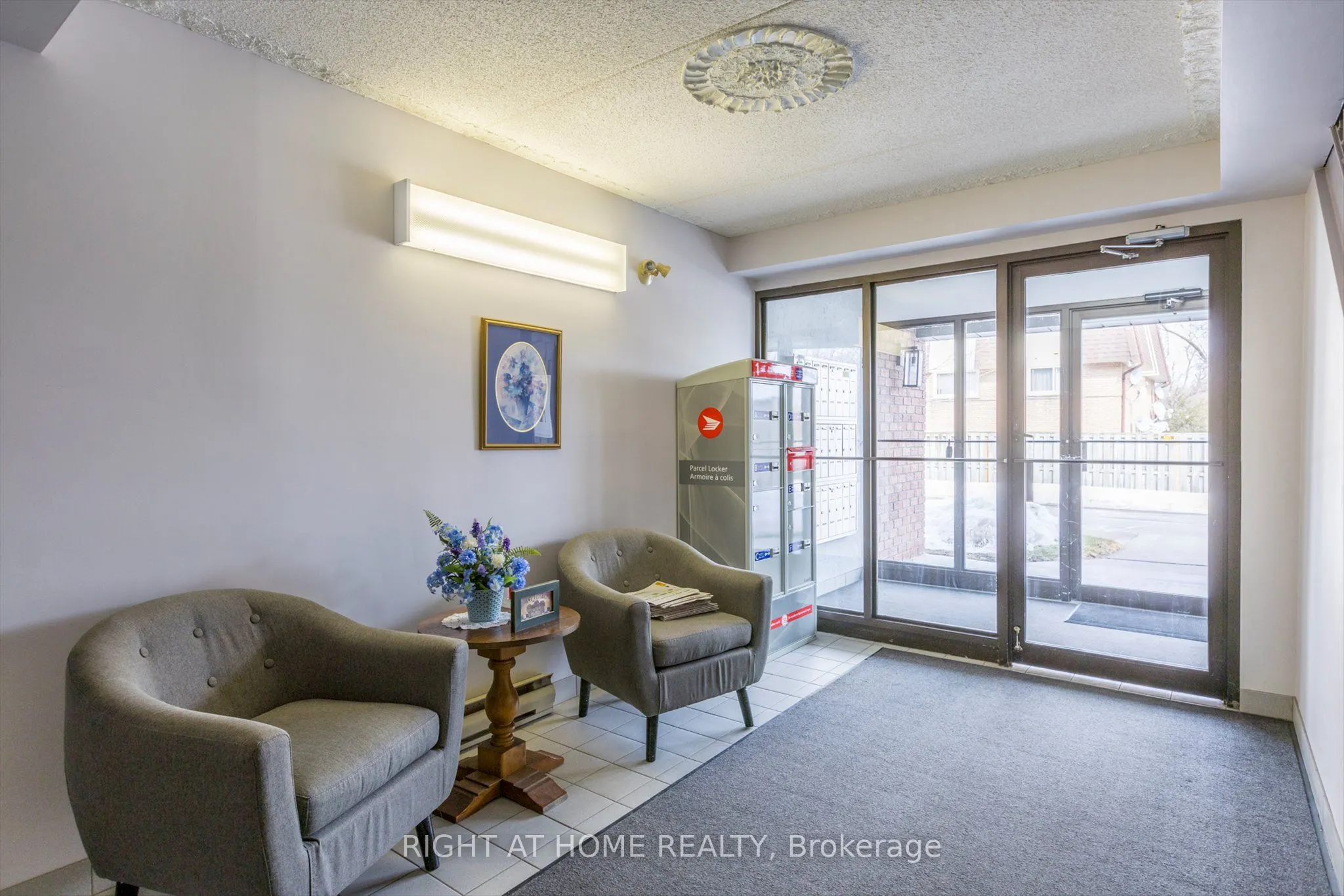 795 Sherbrooke Street, #208