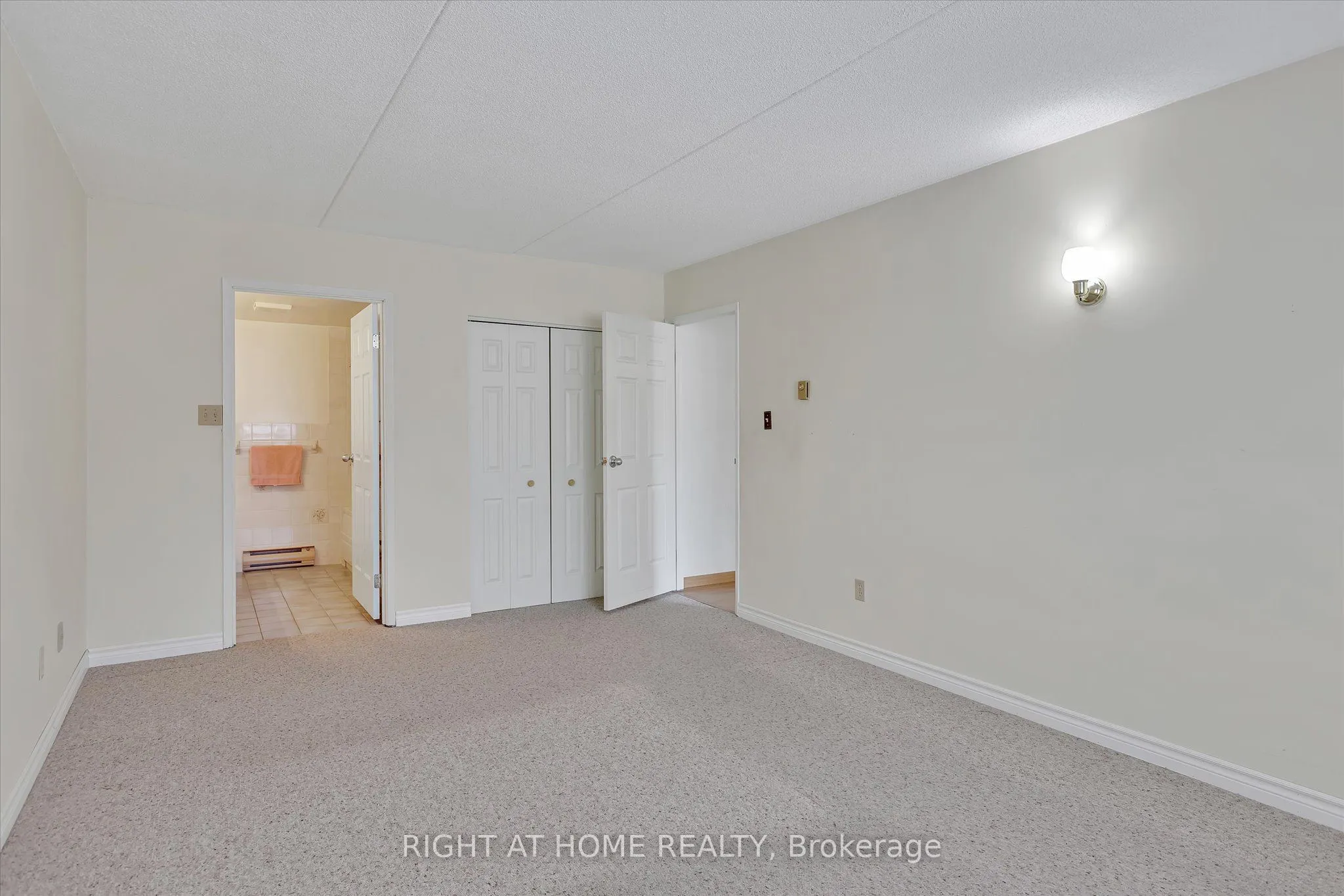795 Sherbrooke Street, #208