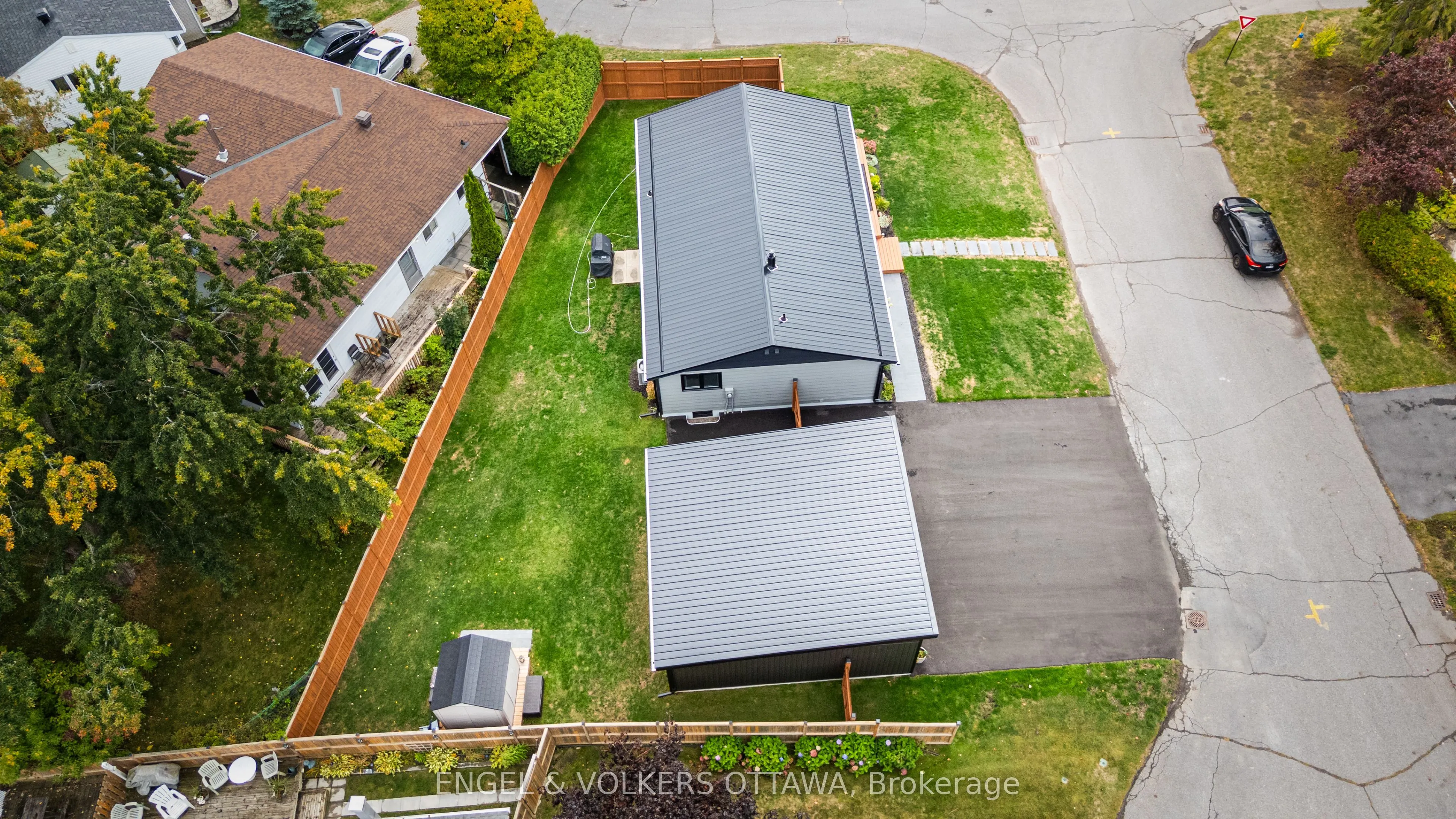 2 Davies Court