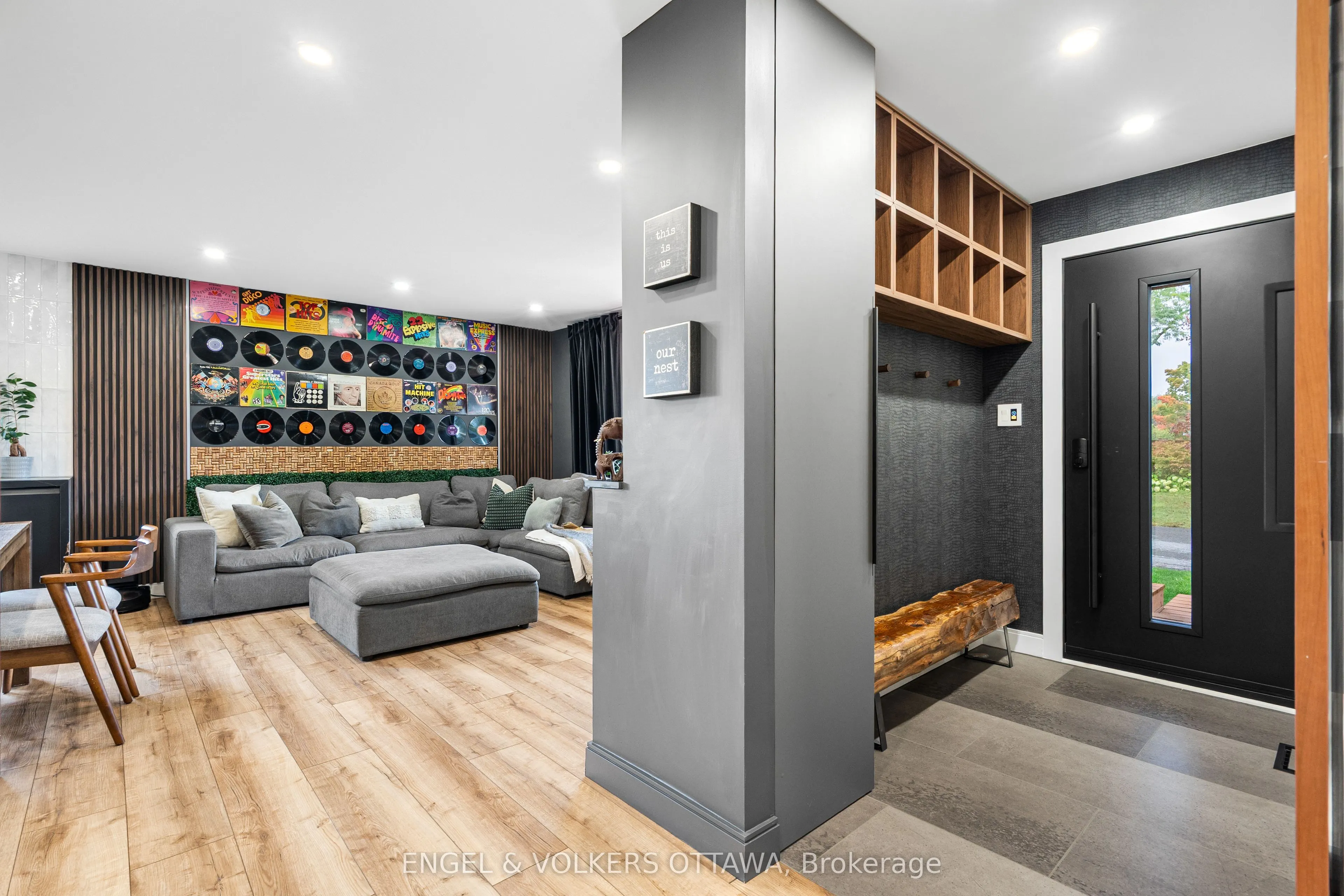 2 Davies Court
