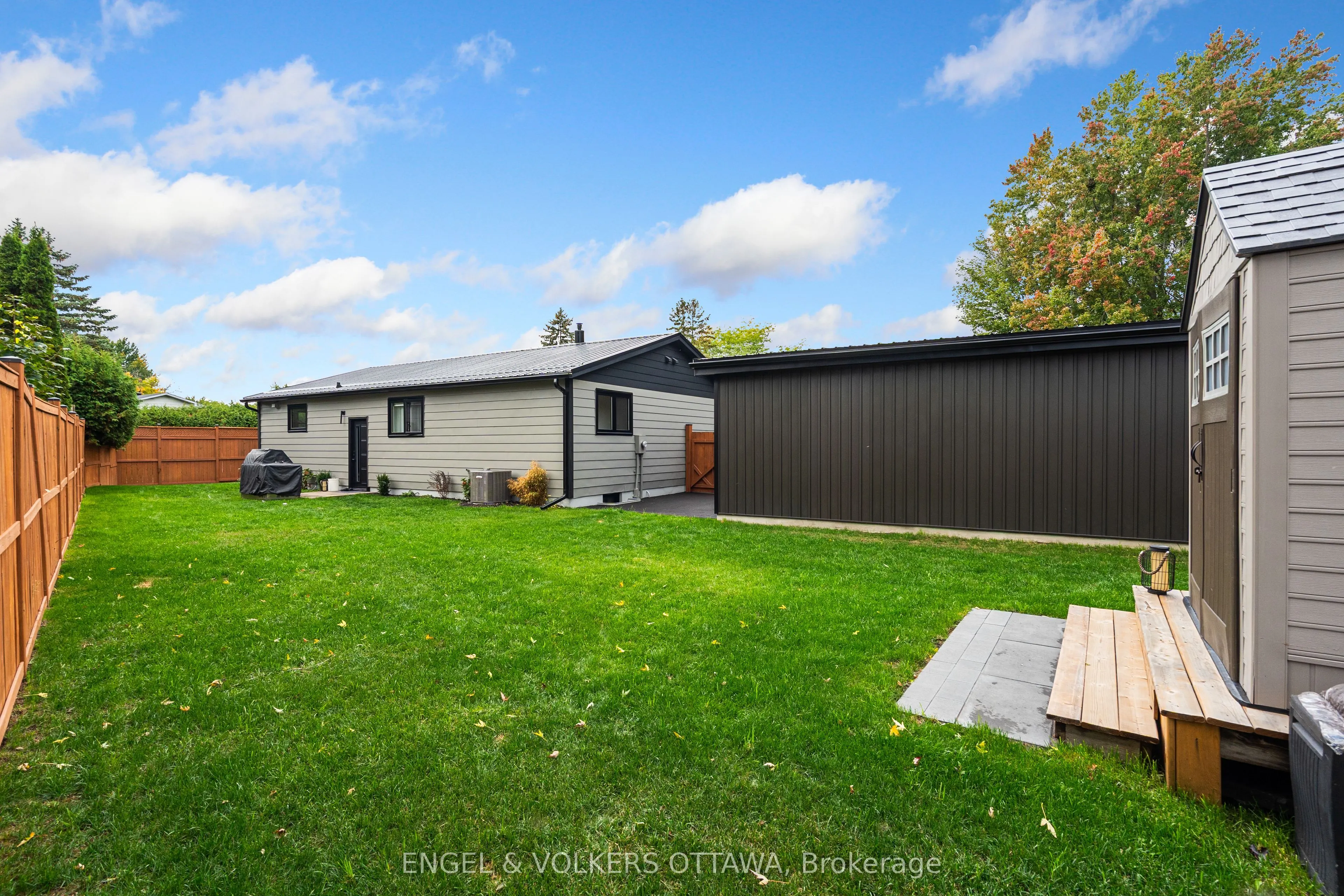 2 Davies Court