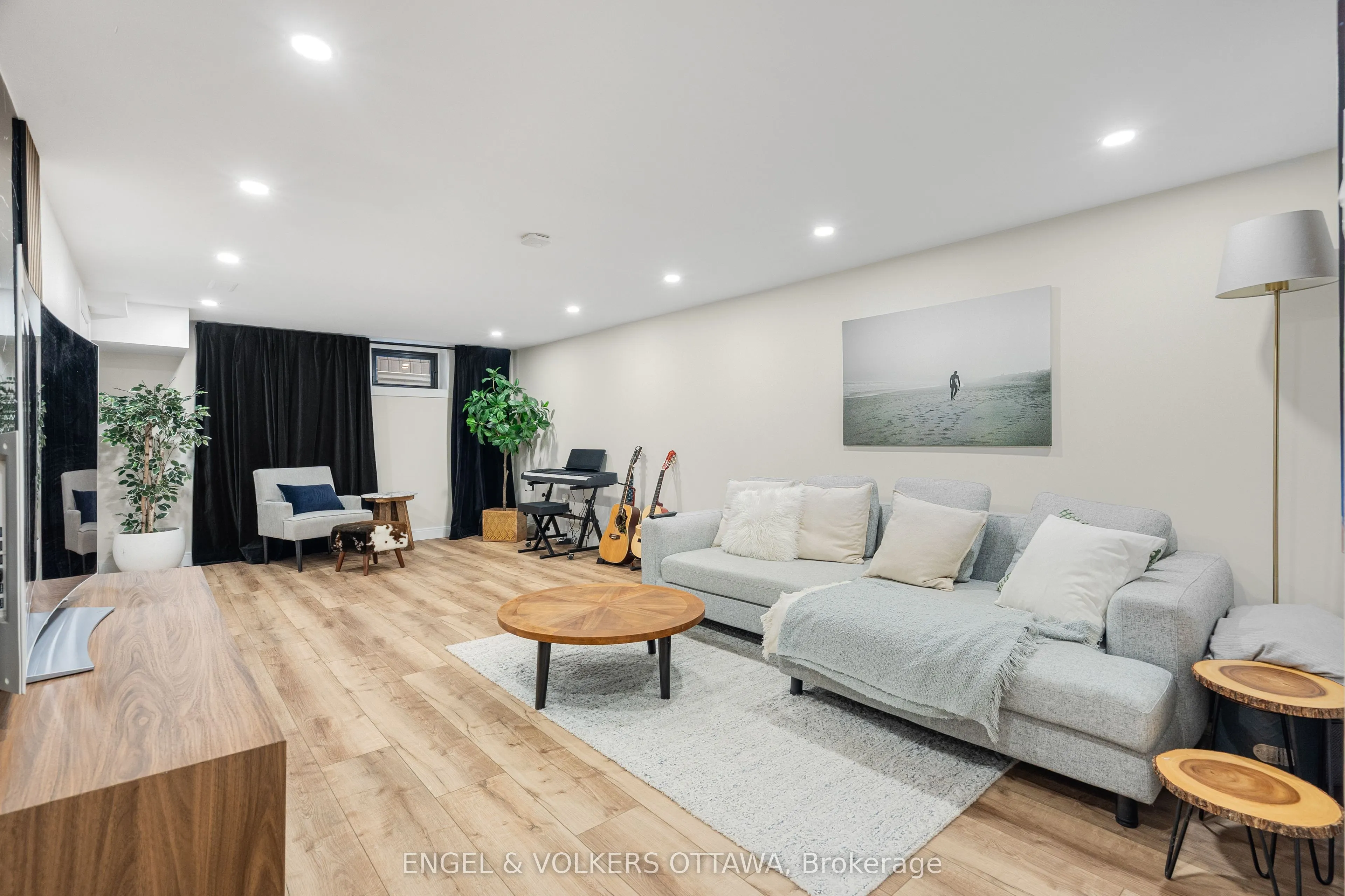 2 Davies Court