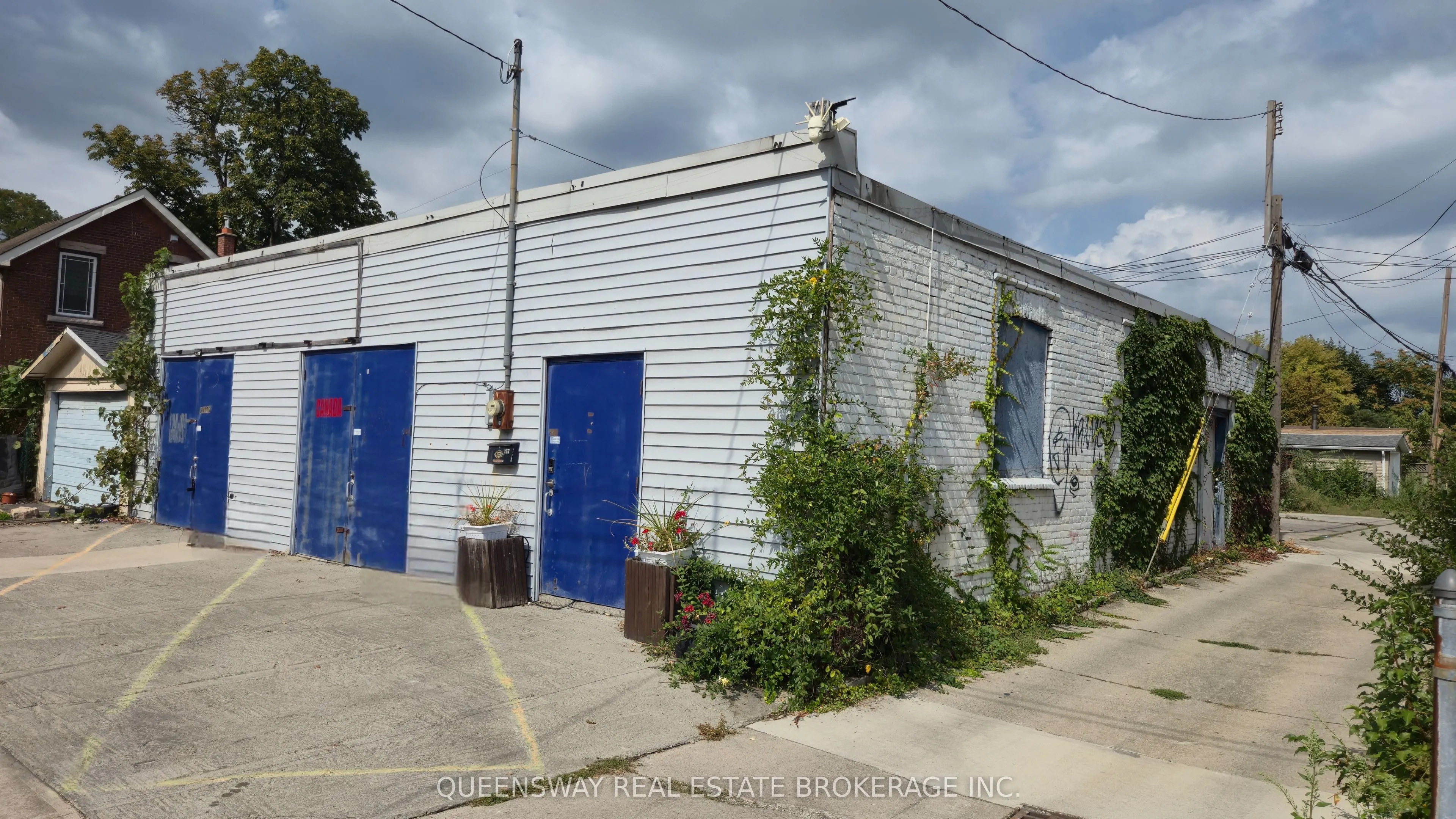 321 Robert Street