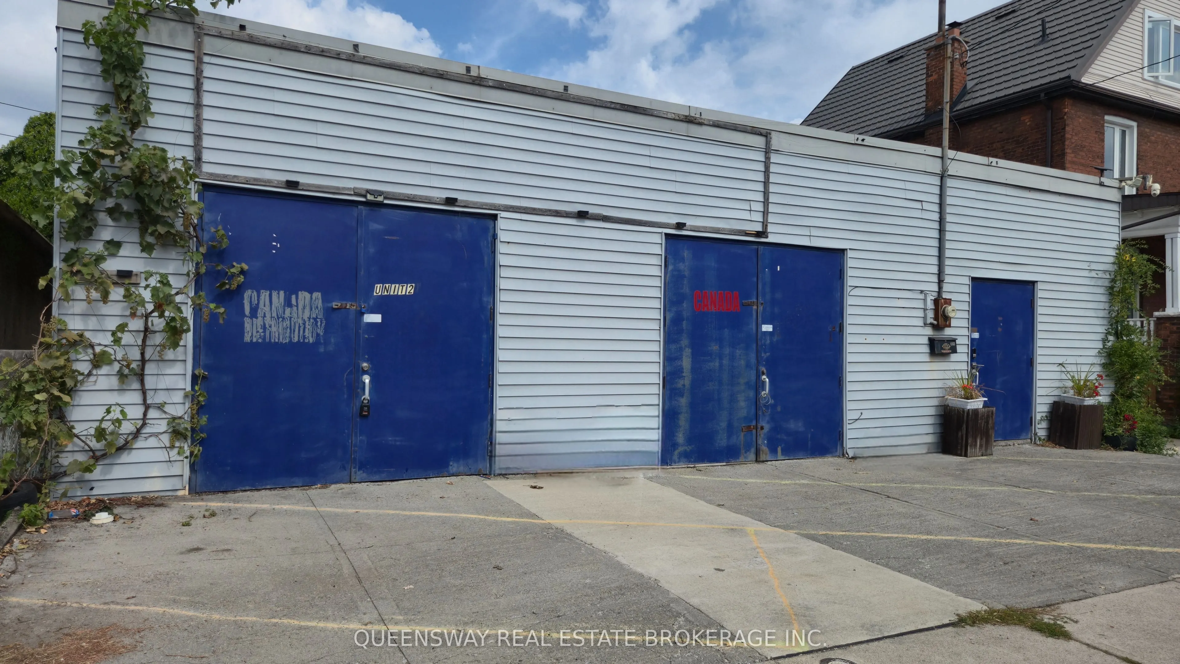 321 Robert Street
