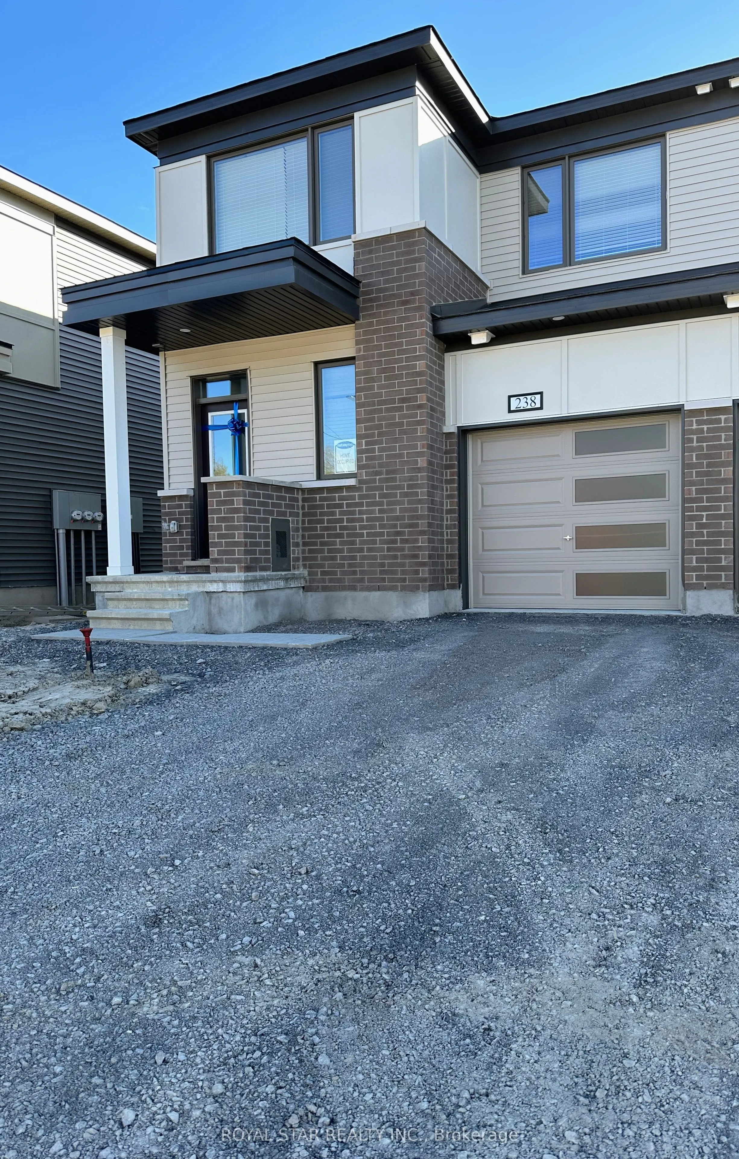 238 Billrian Crescent