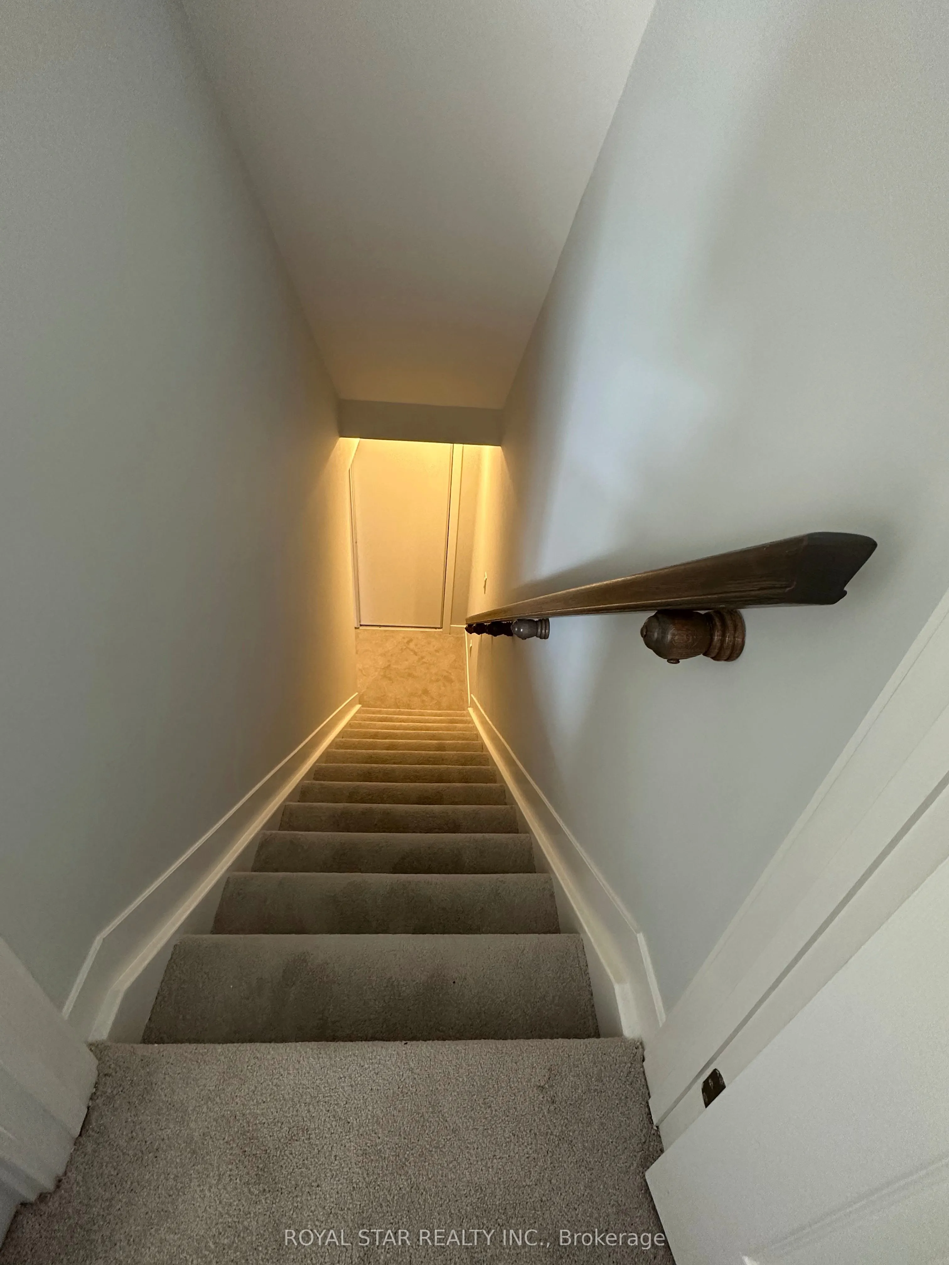 238 Billrian Crescent