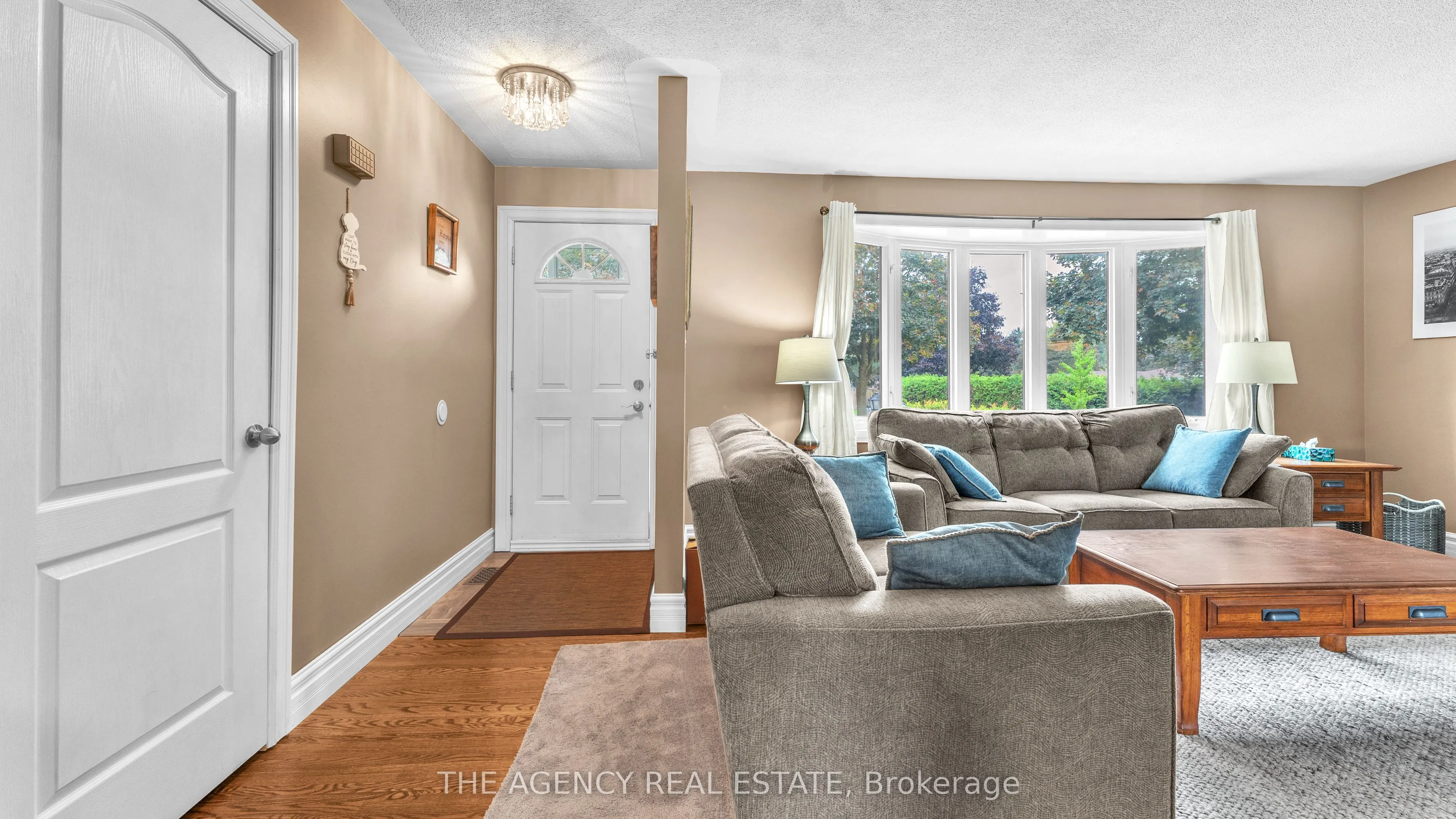 77 Southview Crescent