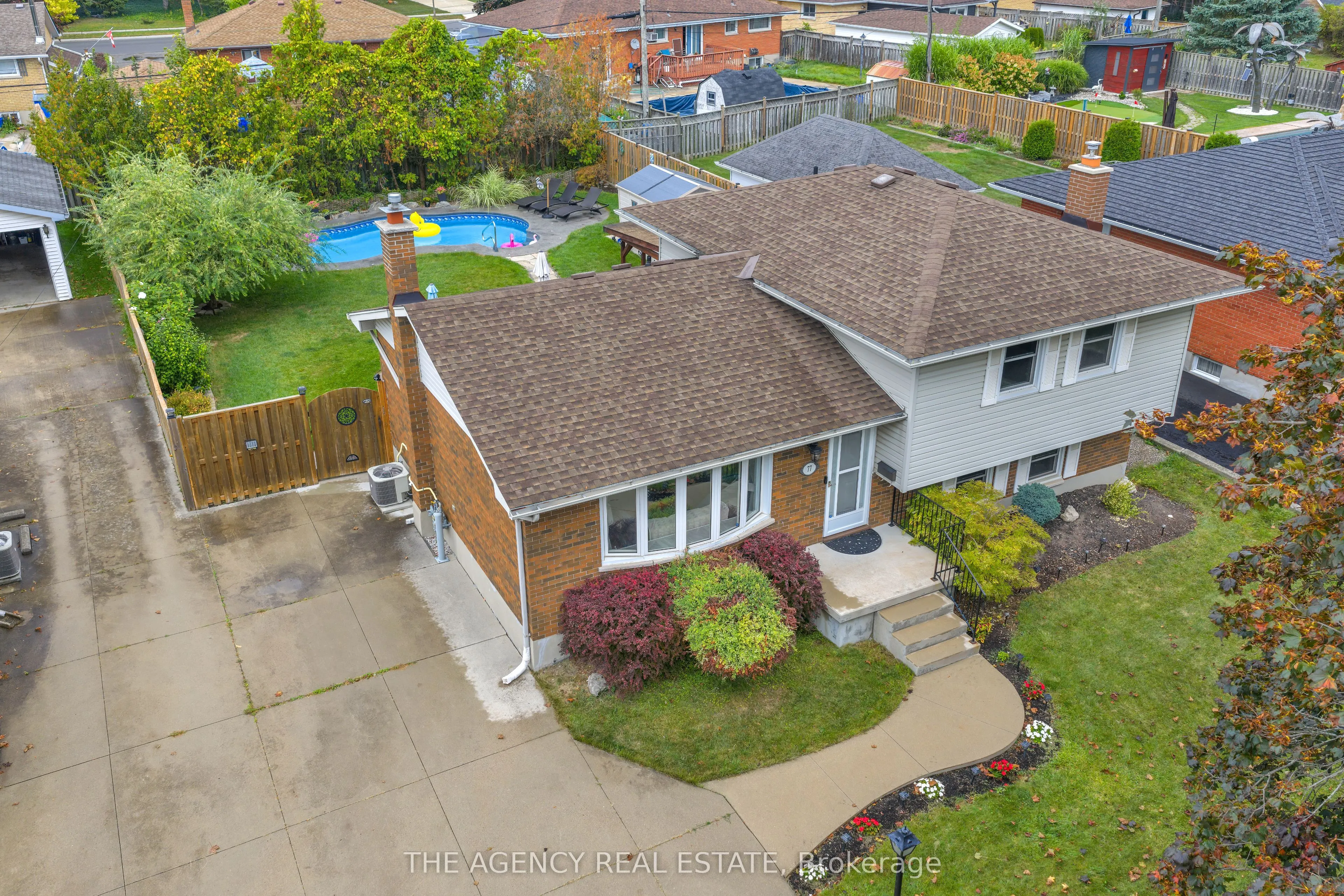 77 Southview Crescent