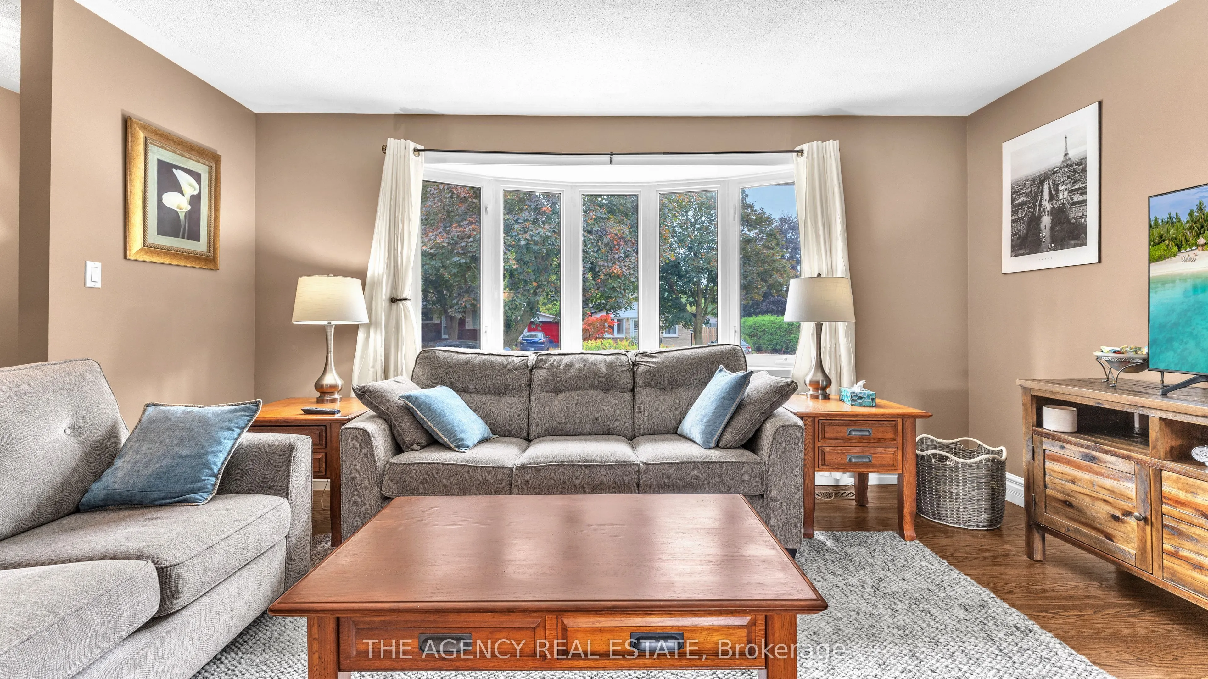 77 Southview Crescent
