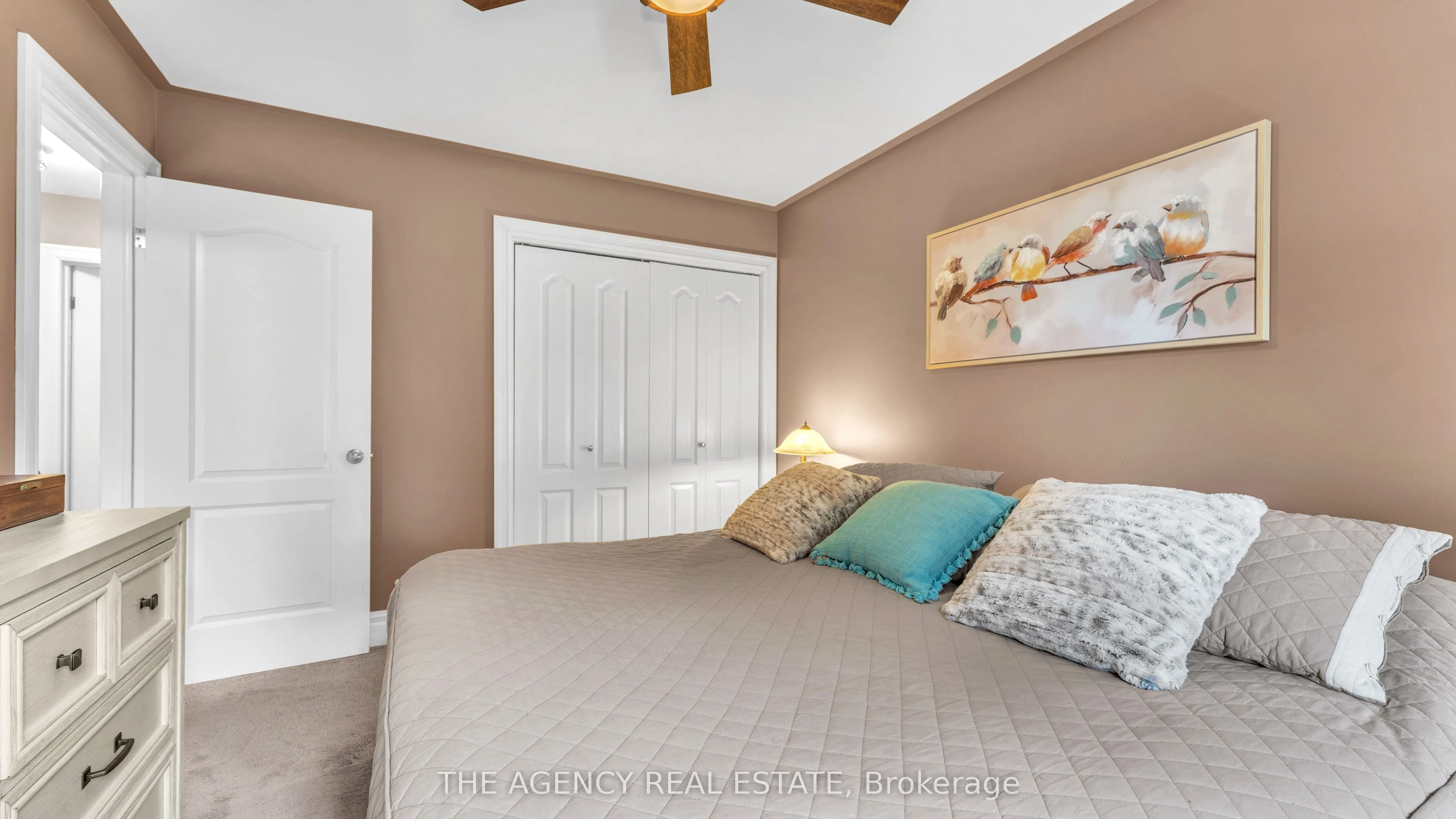 77 Southview Crescent