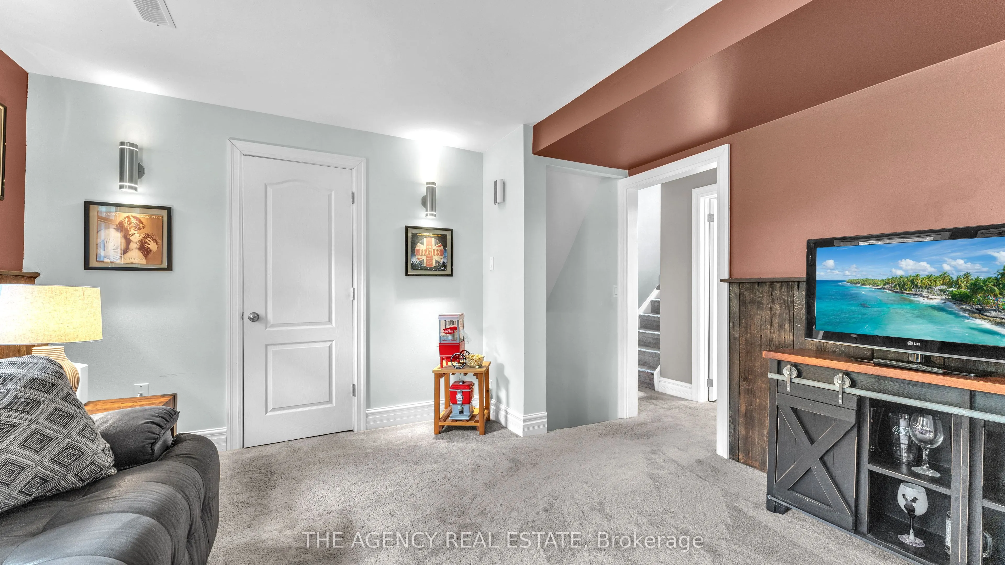 77 Southview Crescent