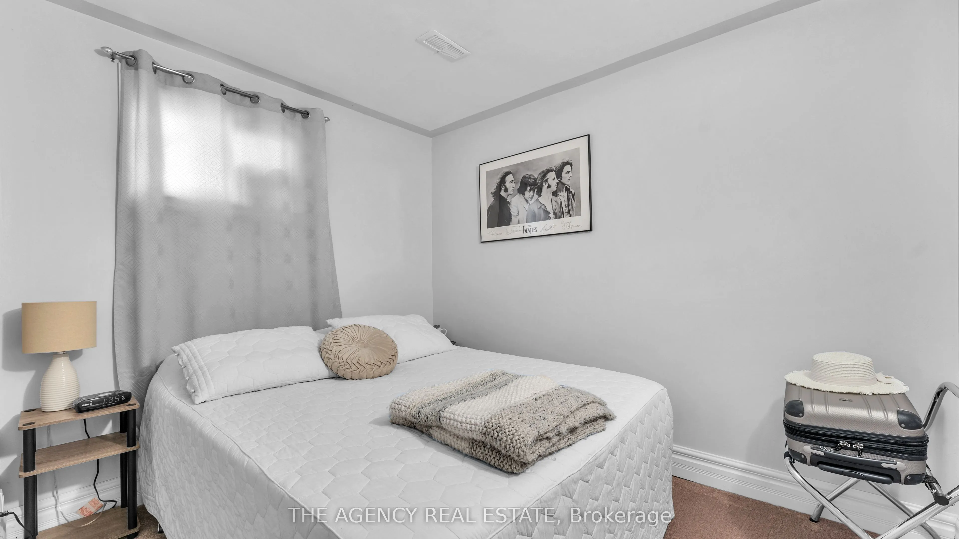 77 Southview Crescent