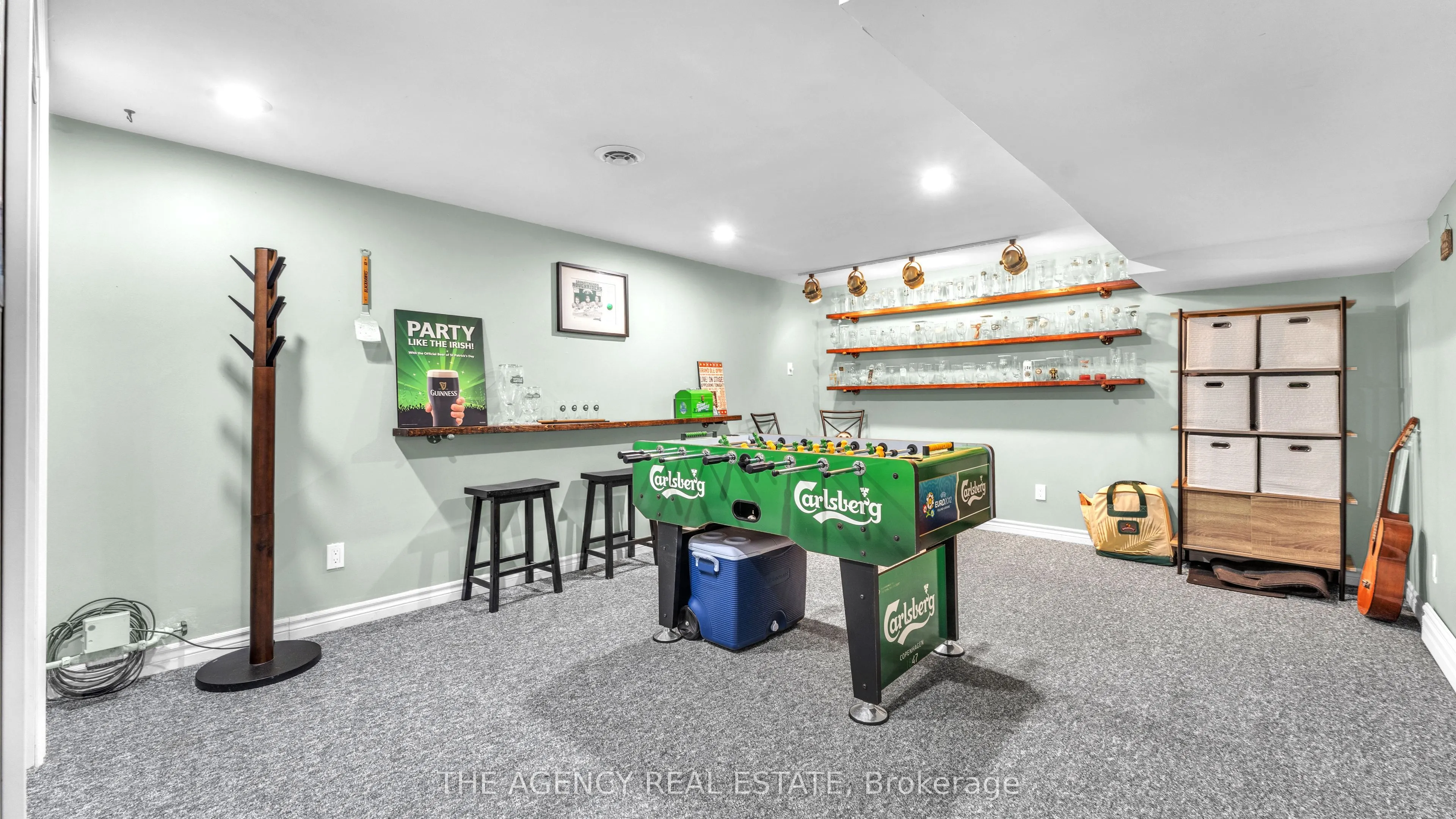 77 Southview Crescent