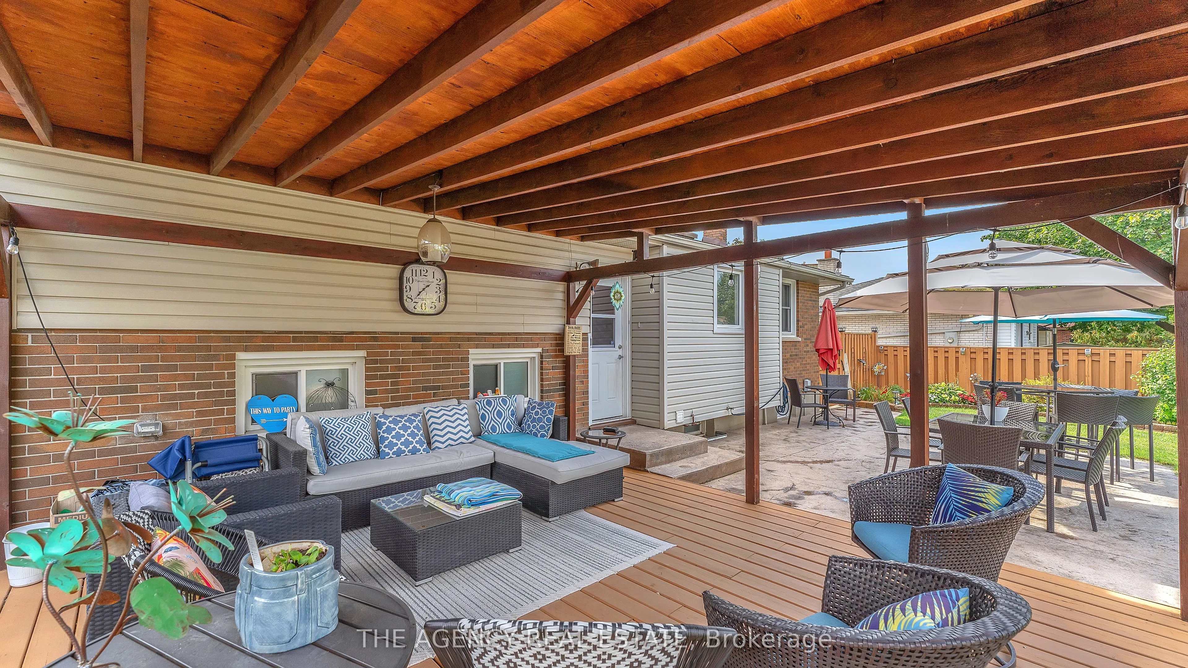 77 Southview Crescent