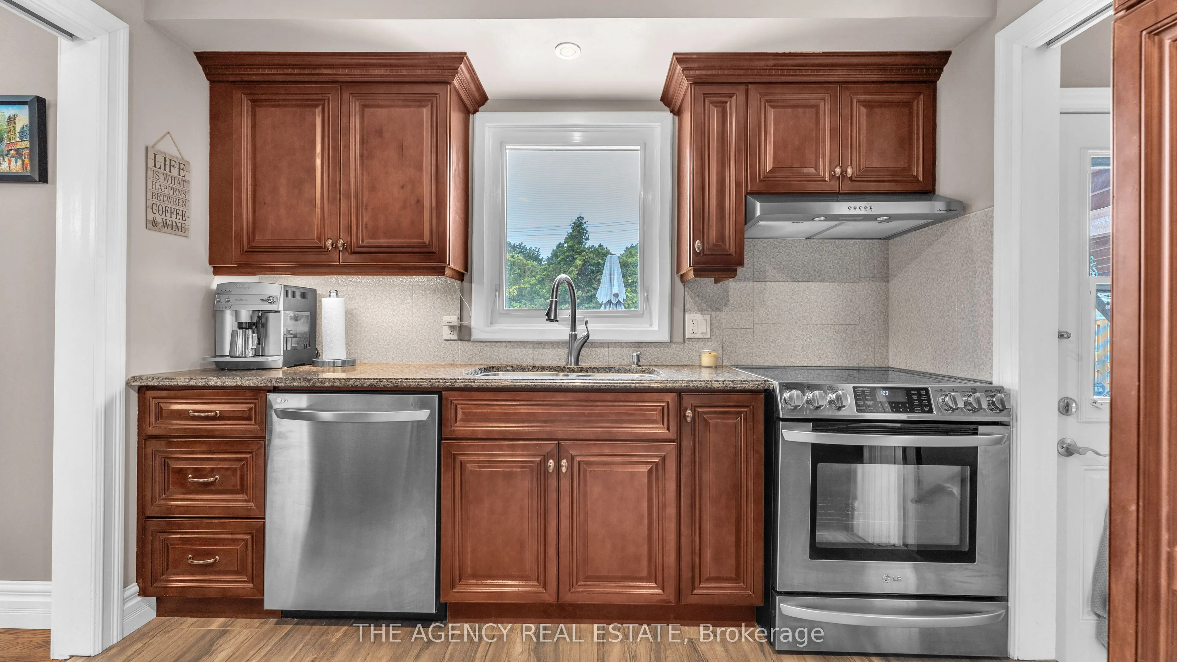 77 Southview Crescent