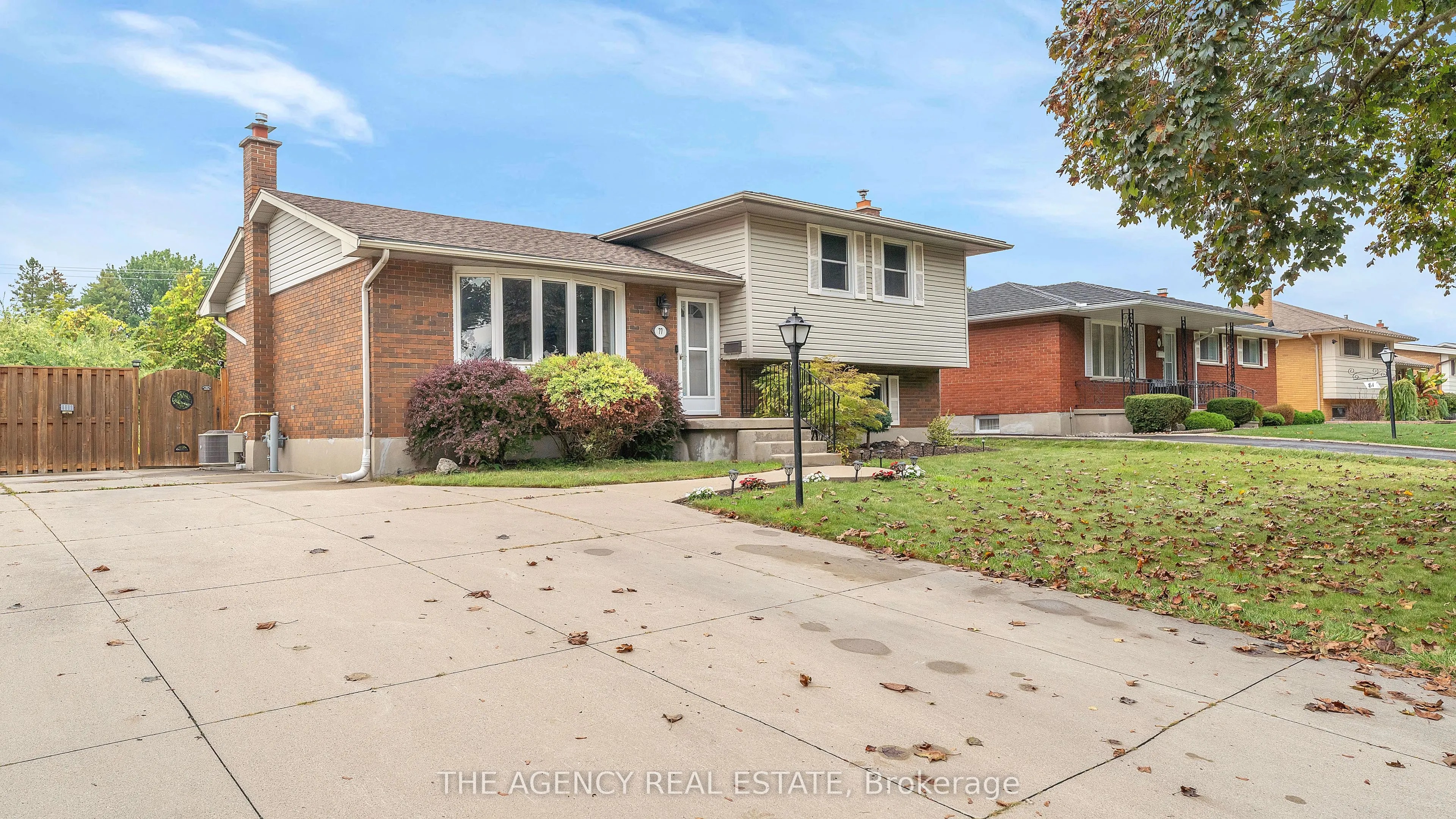 77 Southview Crescent