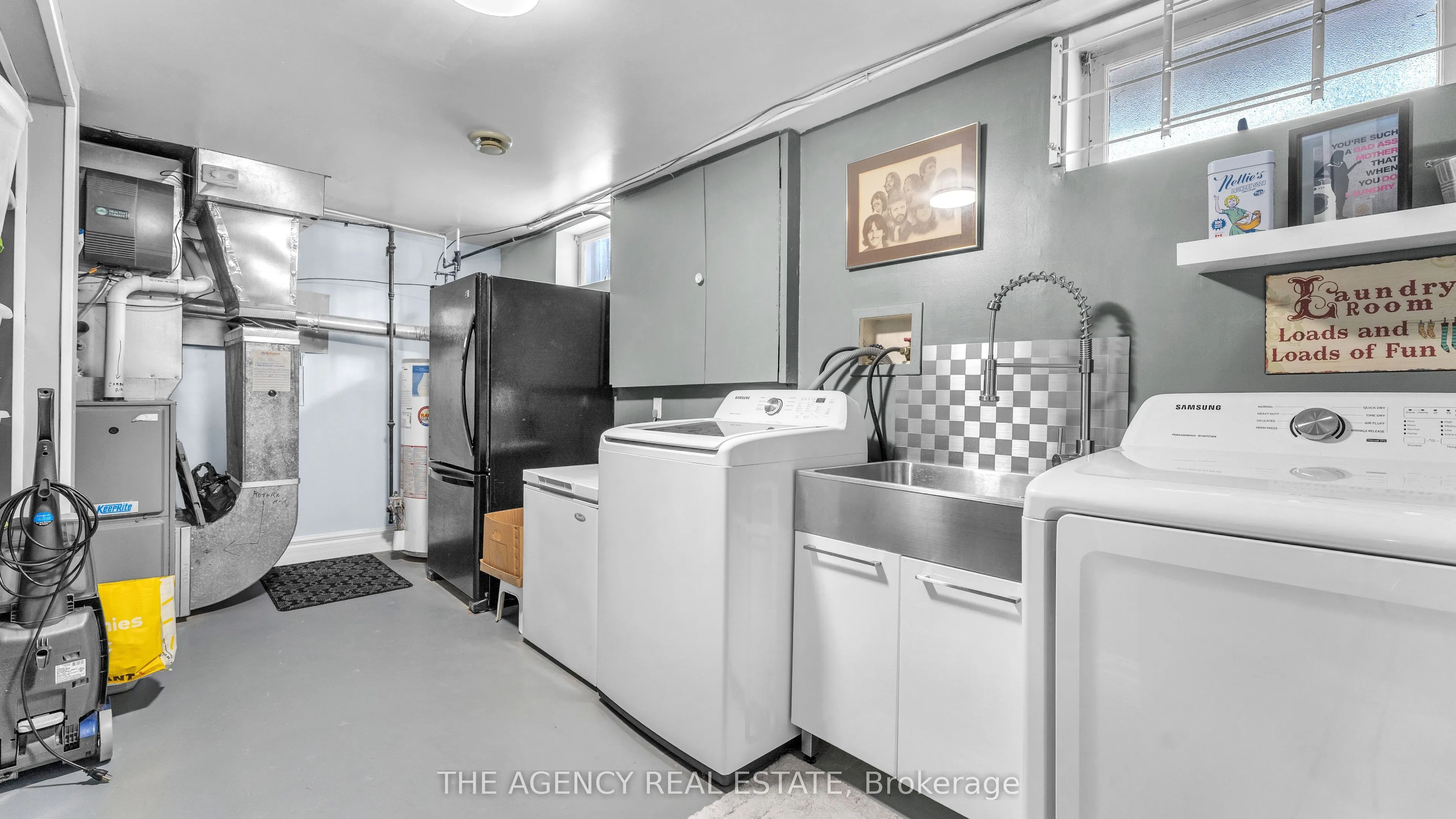 77 Southview Crescent