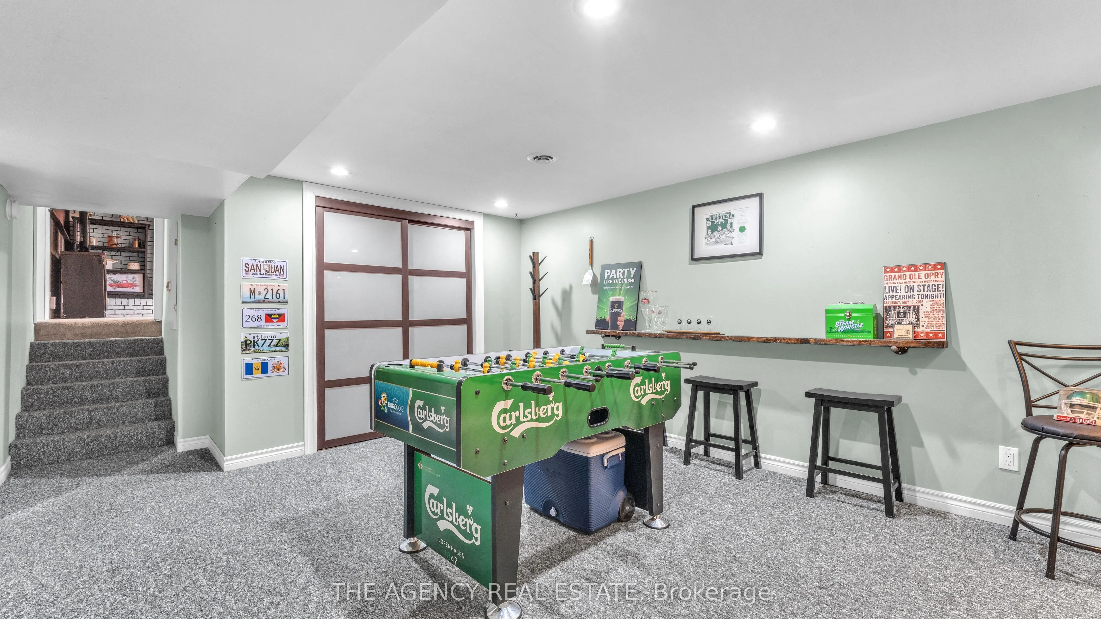 77 Southview Crescent
