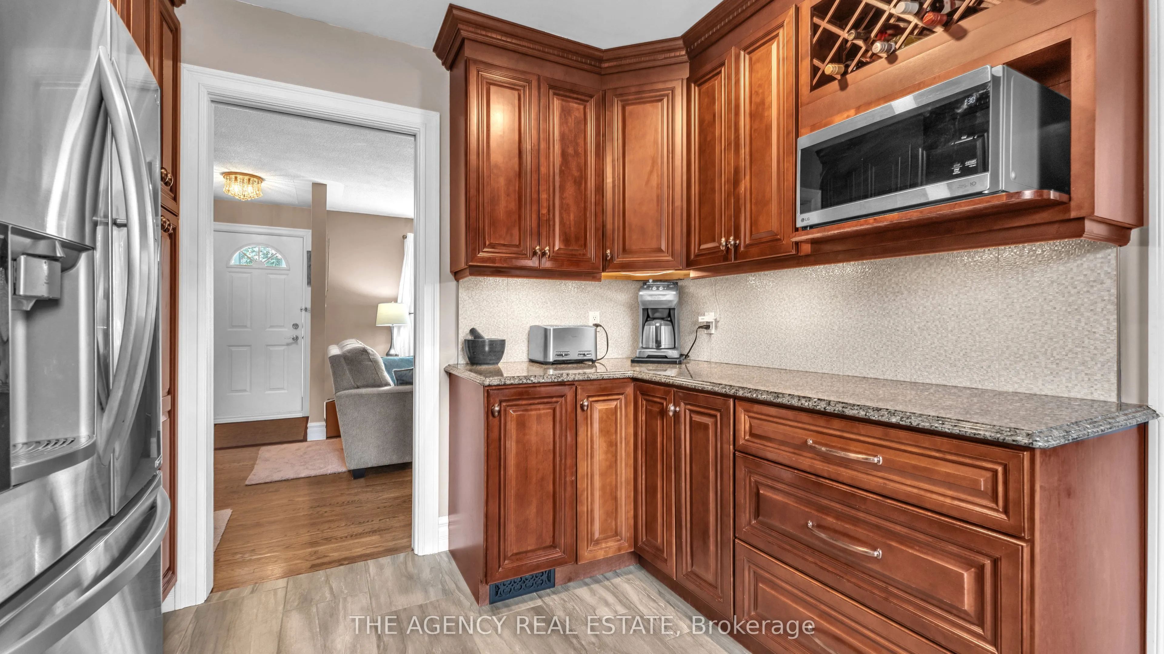 77 Southview Crescent