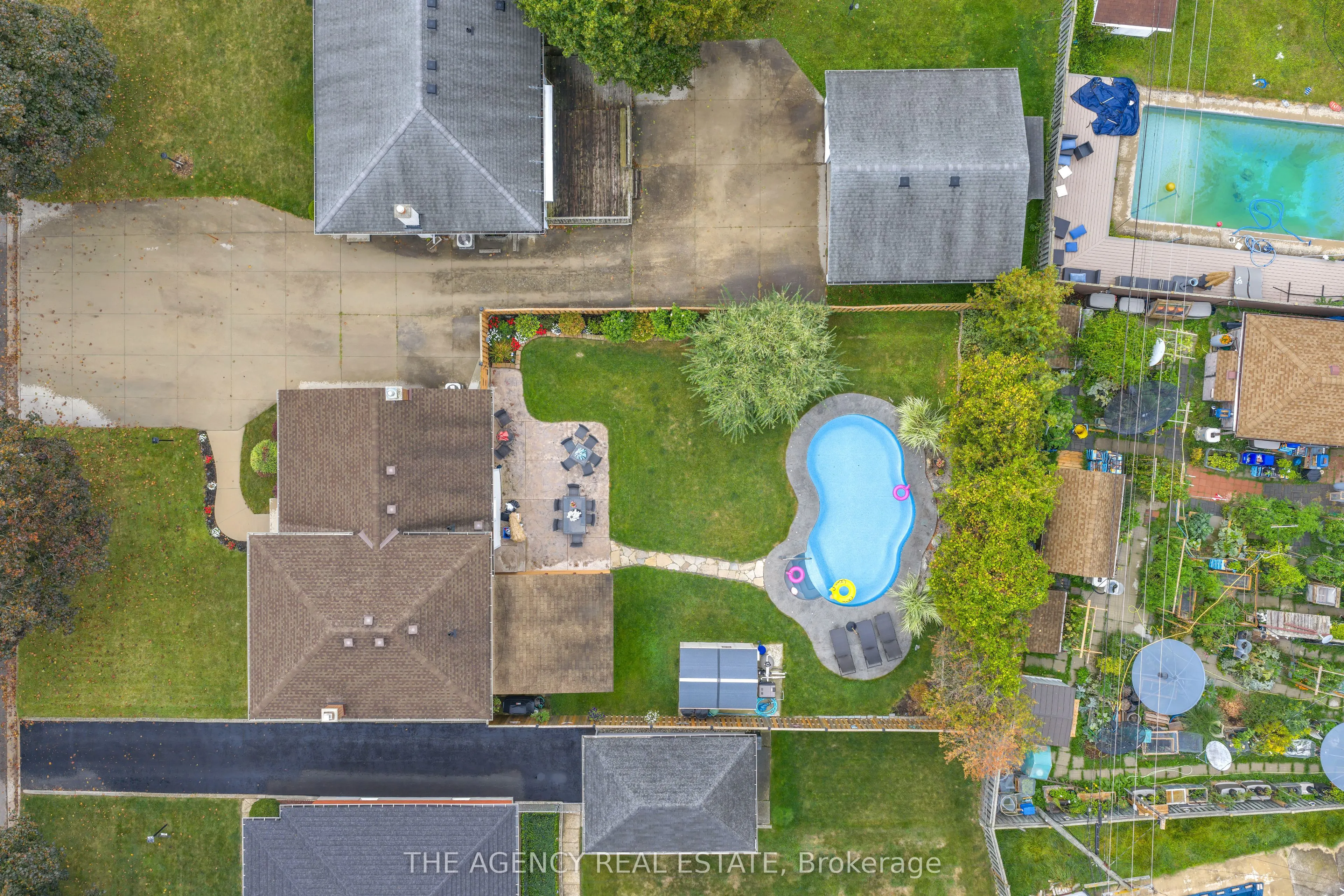 77 Southview Crescent